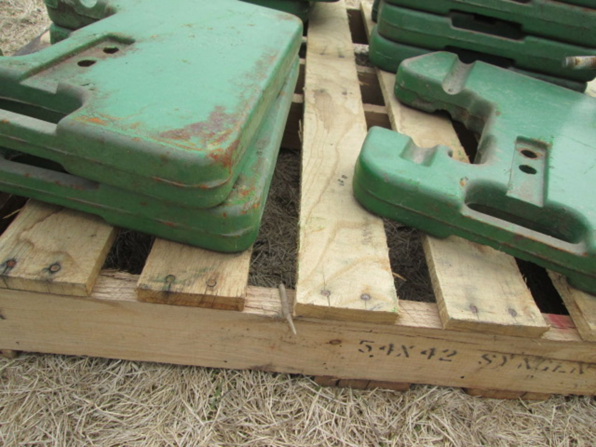 JOHN DEERE SUITCASE WEIGHTS, SOLD EACH, 10X THE MONEY - Image 4 of 4