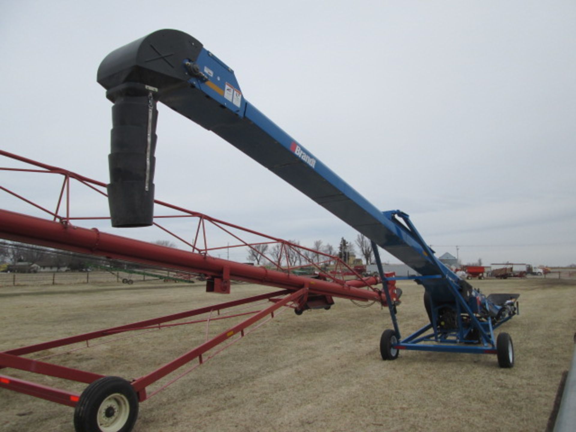 2017 BRANDT 1547 CONVEYOR;47’ ; ALL HYDRAULIC, GAS MOTOR; EZ MOVE, LIKE NEW - Image 4 of 12