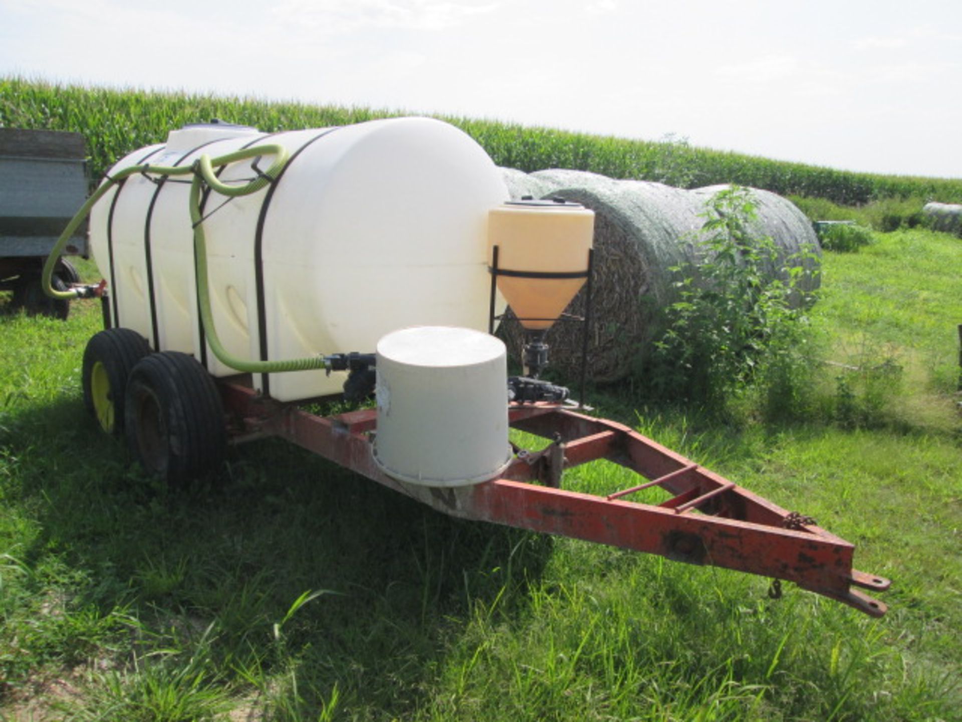 1,000 GALLON WATER WAGON;TANDEM AXLE;PUMP