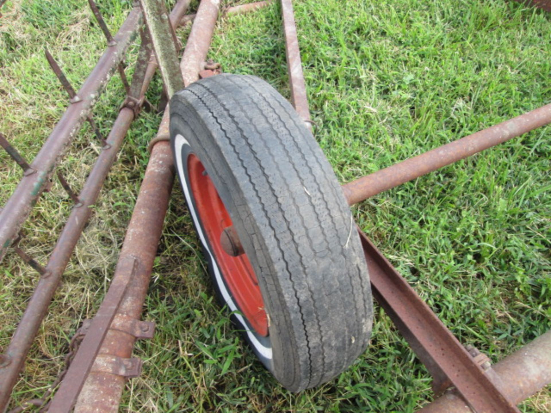 4 SECTION HARROW W/CART - Image 6 of 7