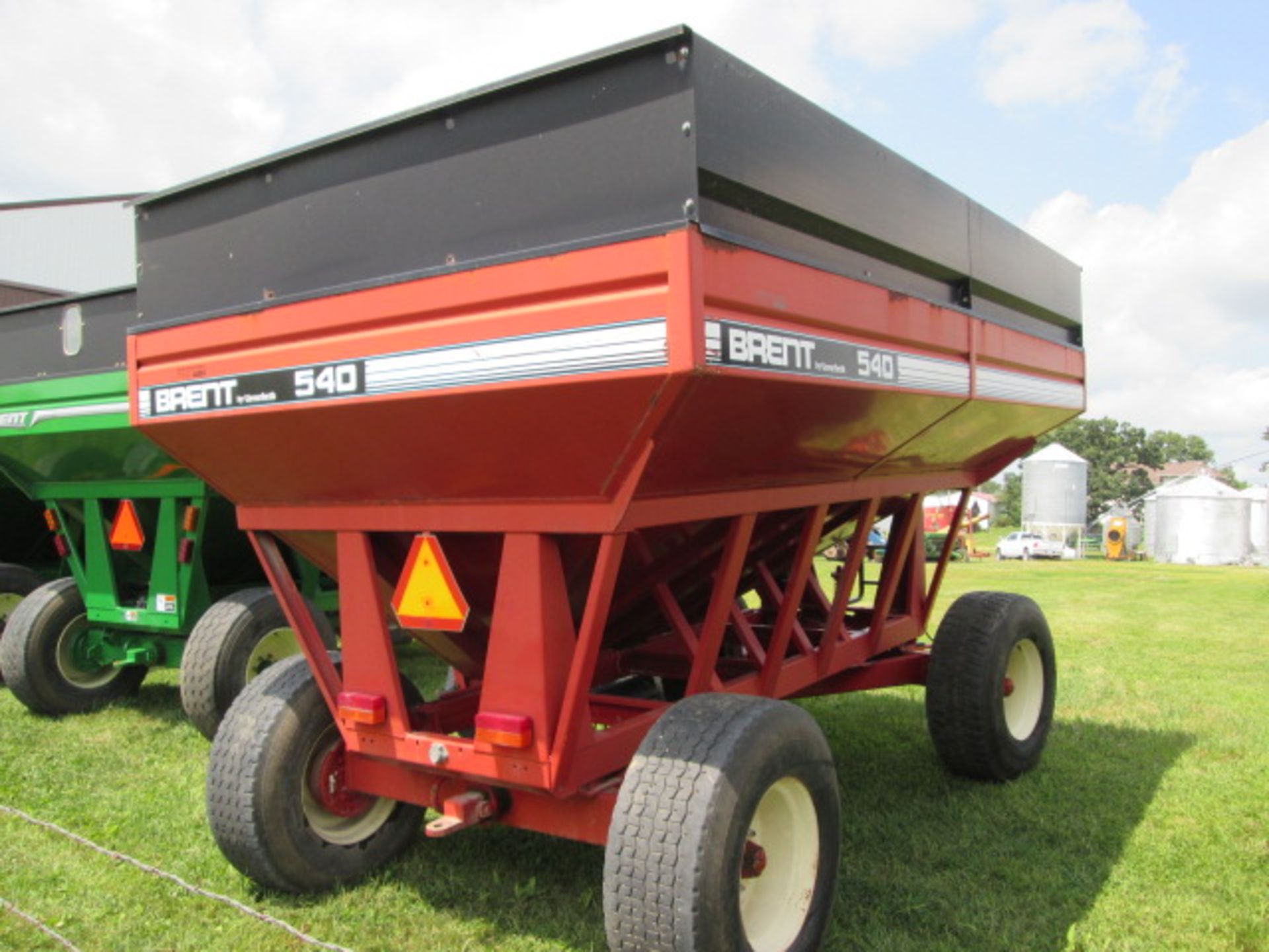 BRENT 540 GRAVITY FLOW WAGON - Image 3 of 11