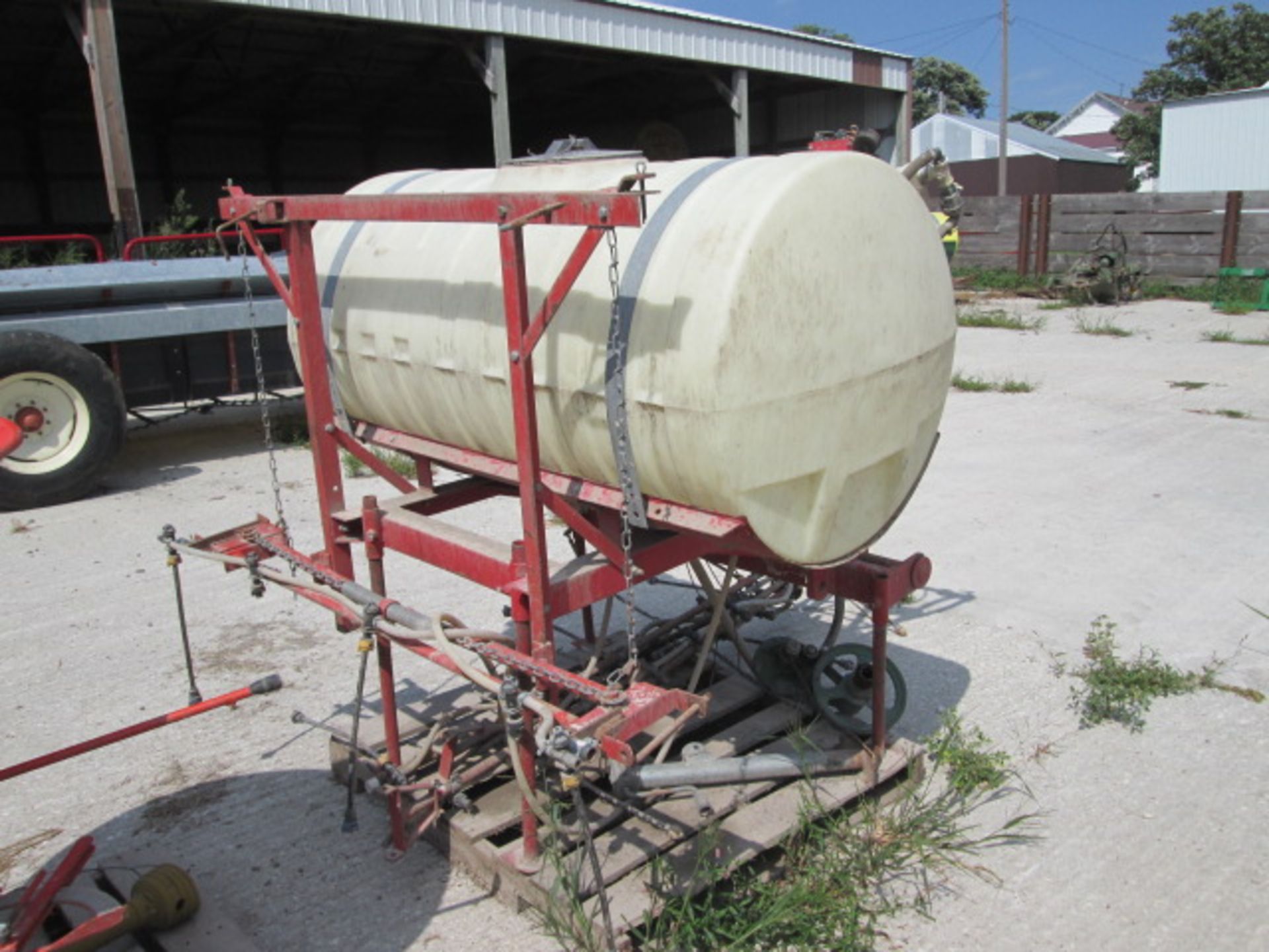 200 GAL 3 PT SPRAYER - Image 3 of 4