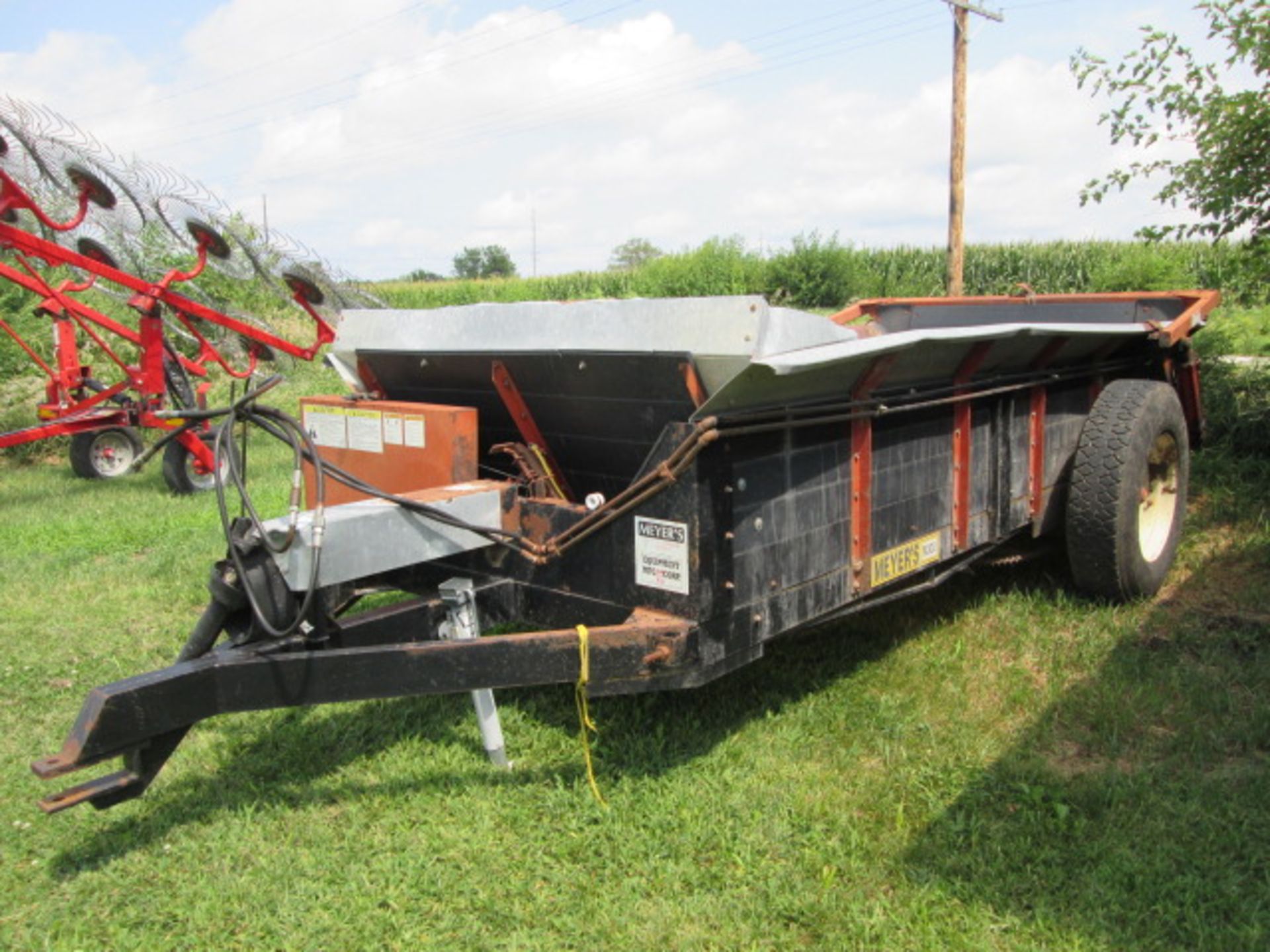 MEYERS 300 MANURE SPREADER