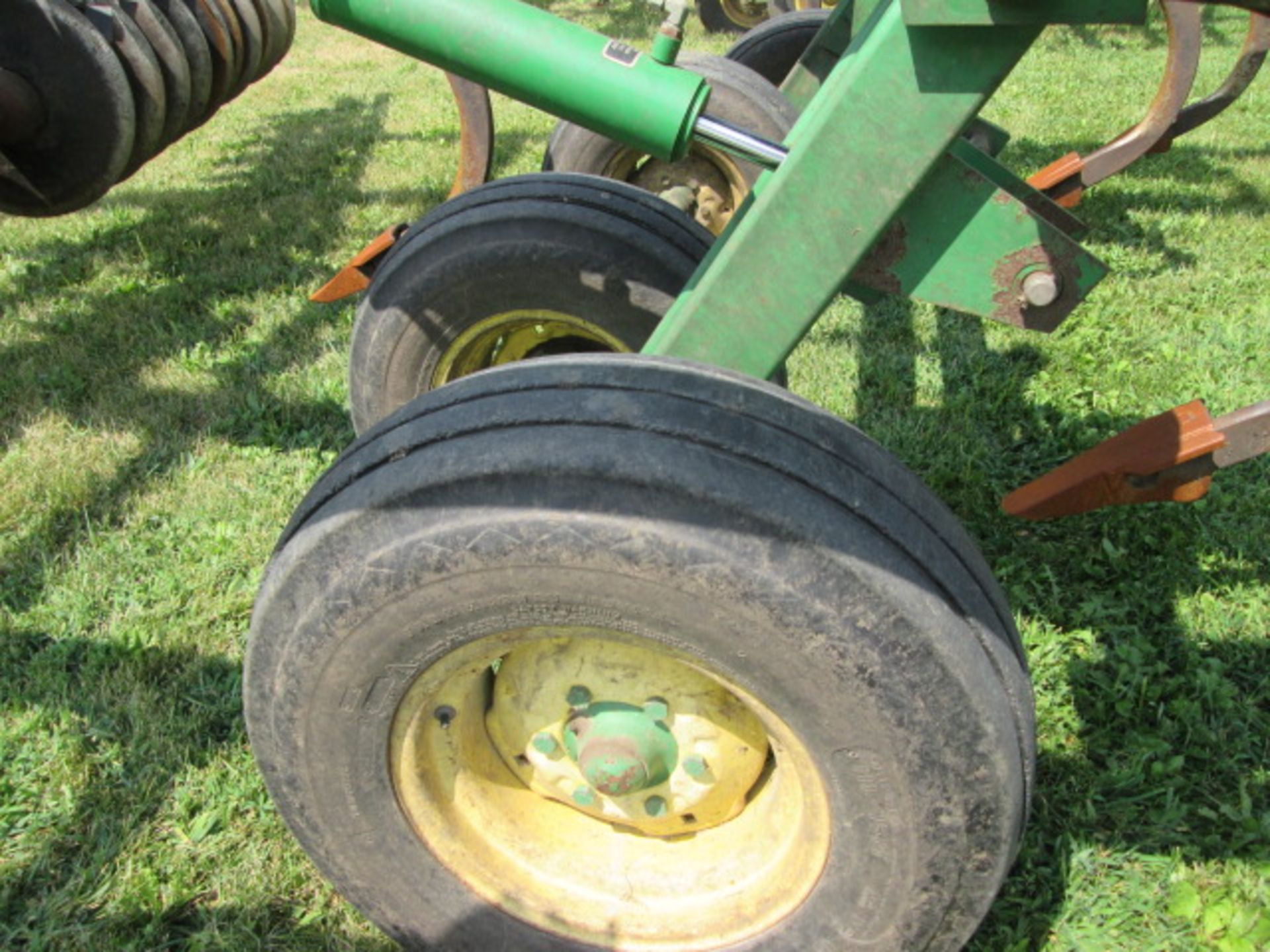 JD 512 7 SHANK DISC RIPPER - Image 6 of 9
