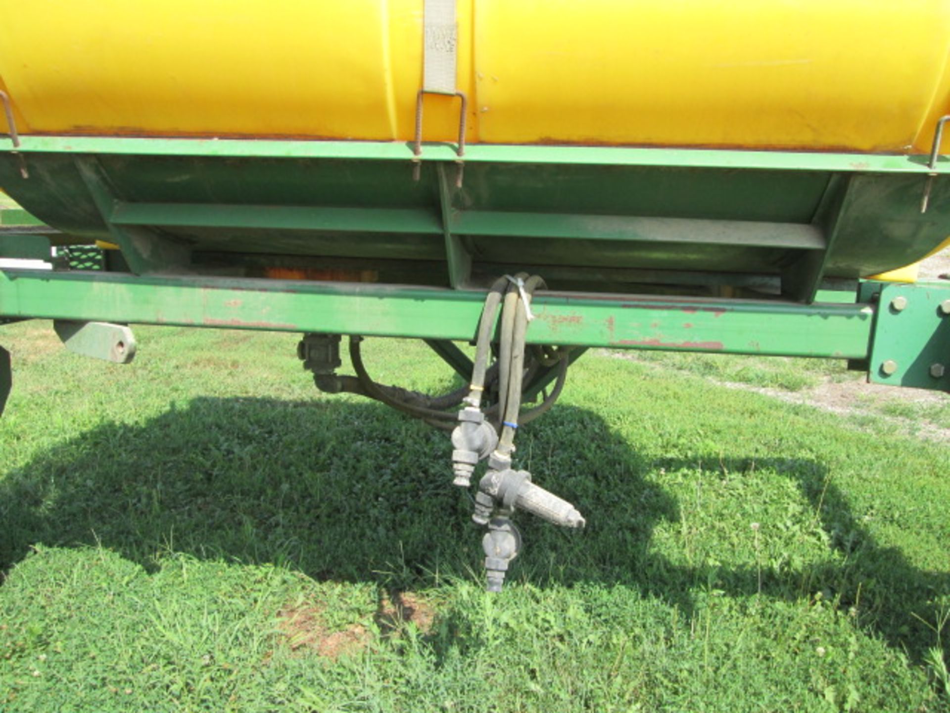 750 GAL IN BETWEEN SPRAY CART - Image 5 of 7