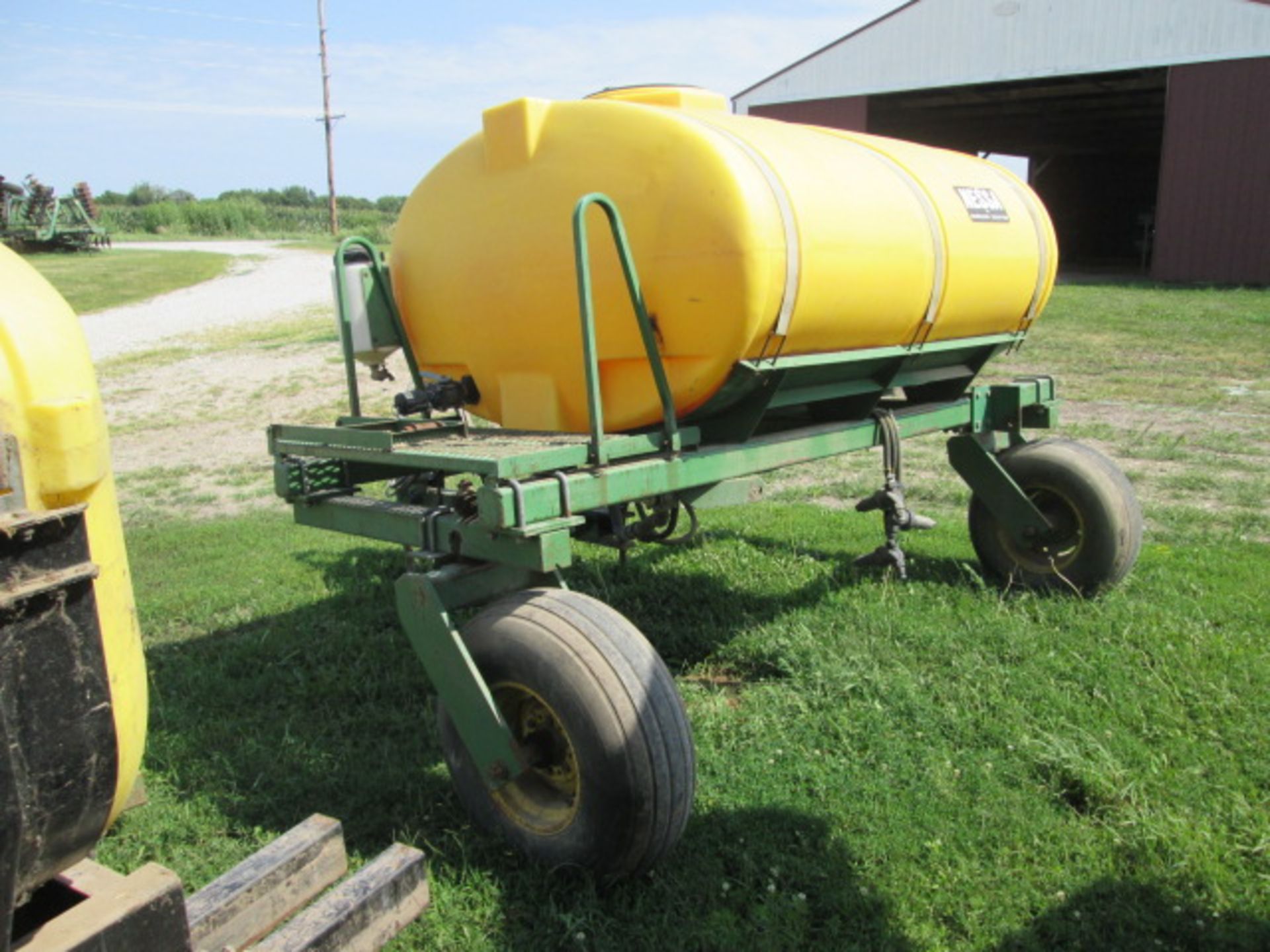 750 GAL IN BETWEEN SPRAY CART - Image 4 of 7