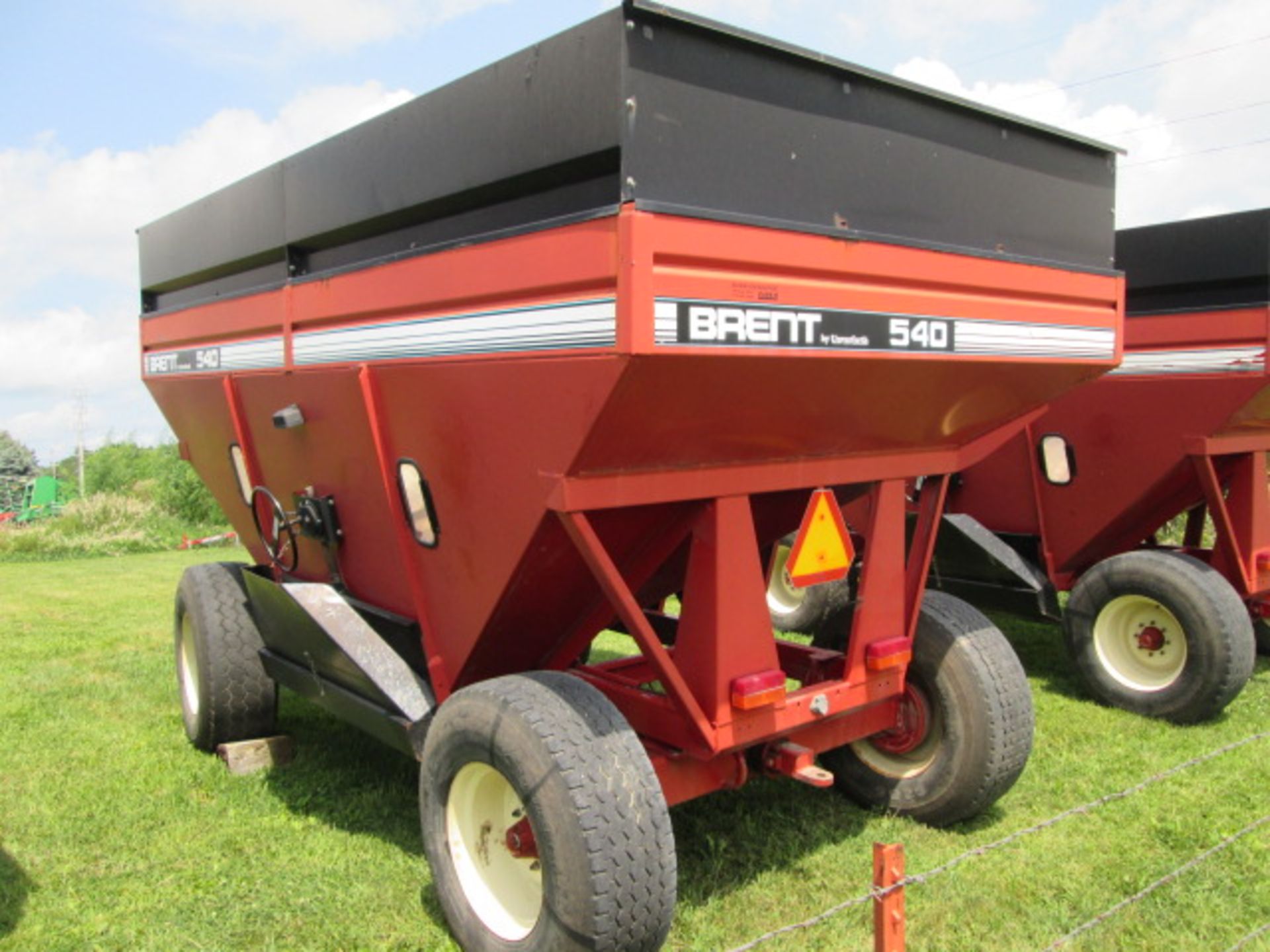 BRENT 540 GRAVITY FLOW WAGON - Image 4 of 11