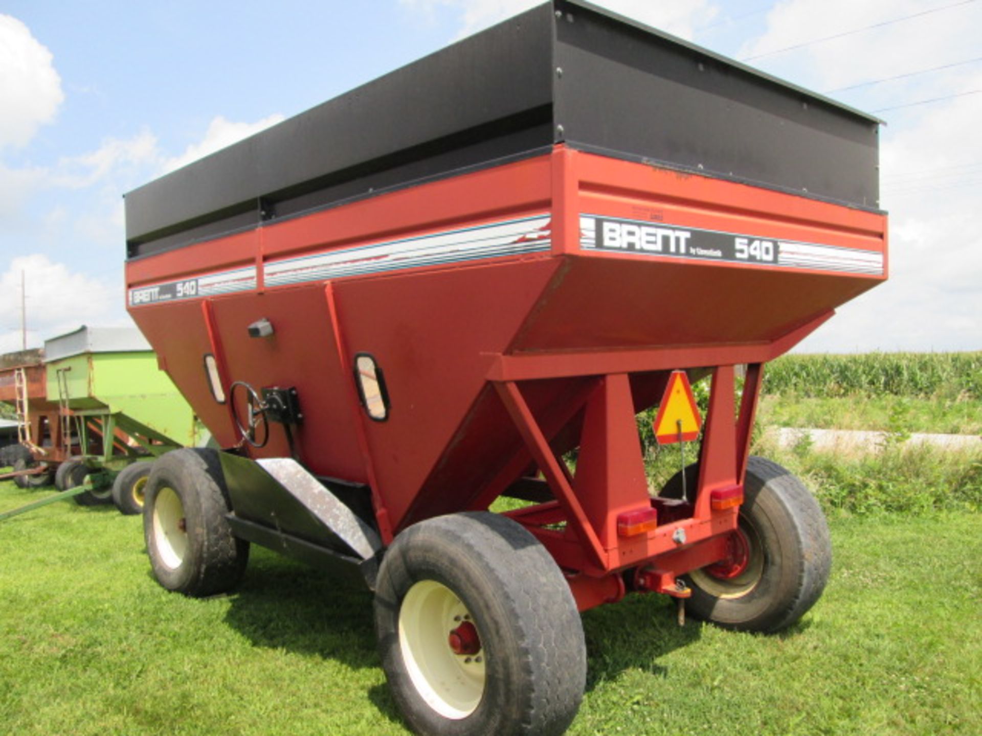 BRENT 540 GRAVITY FLOW WAGON - Image 4 of 11