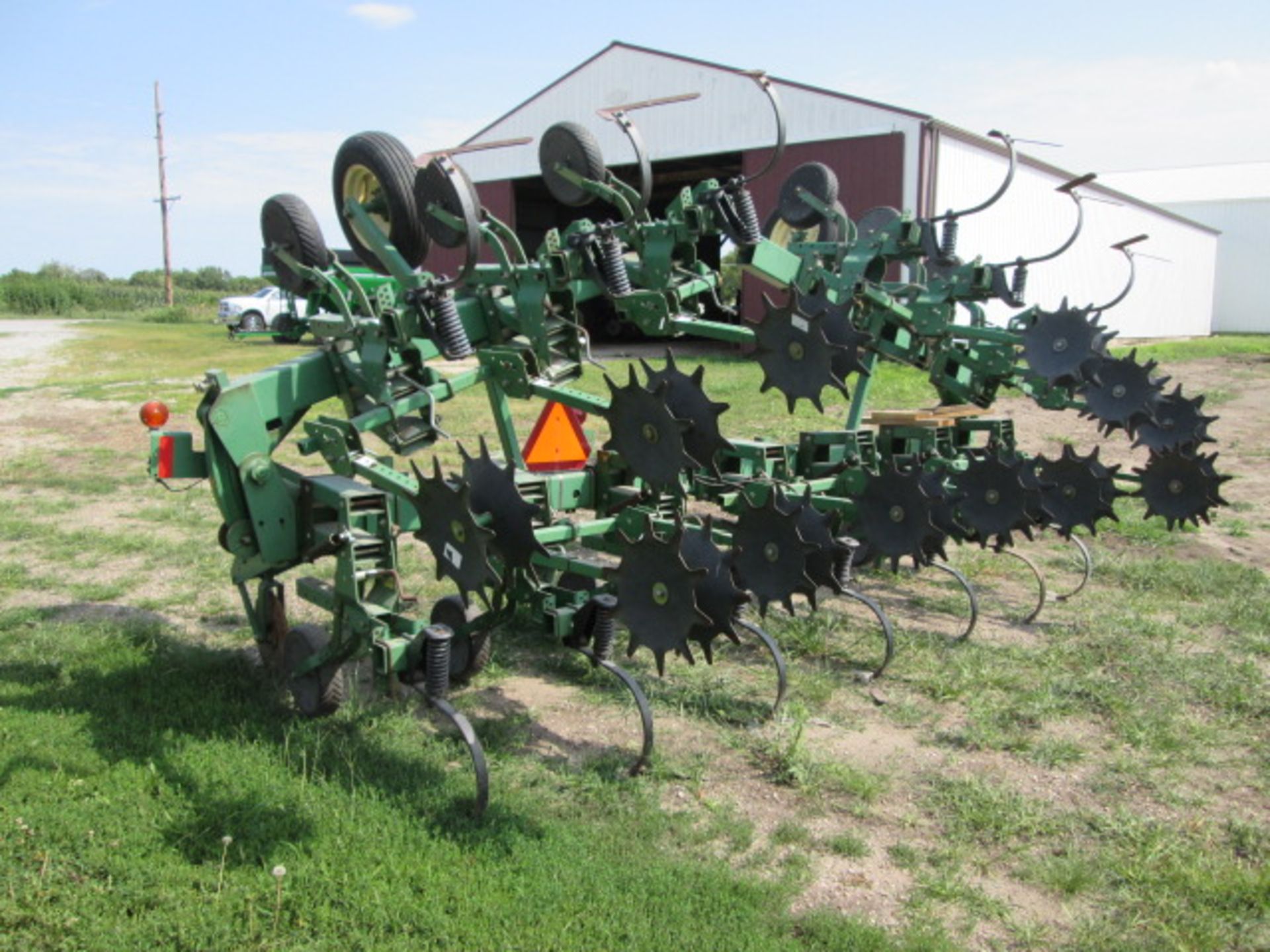 JD 856 12R30 CULT, SINGLE SHANK PER ROW - Image 4 of 7