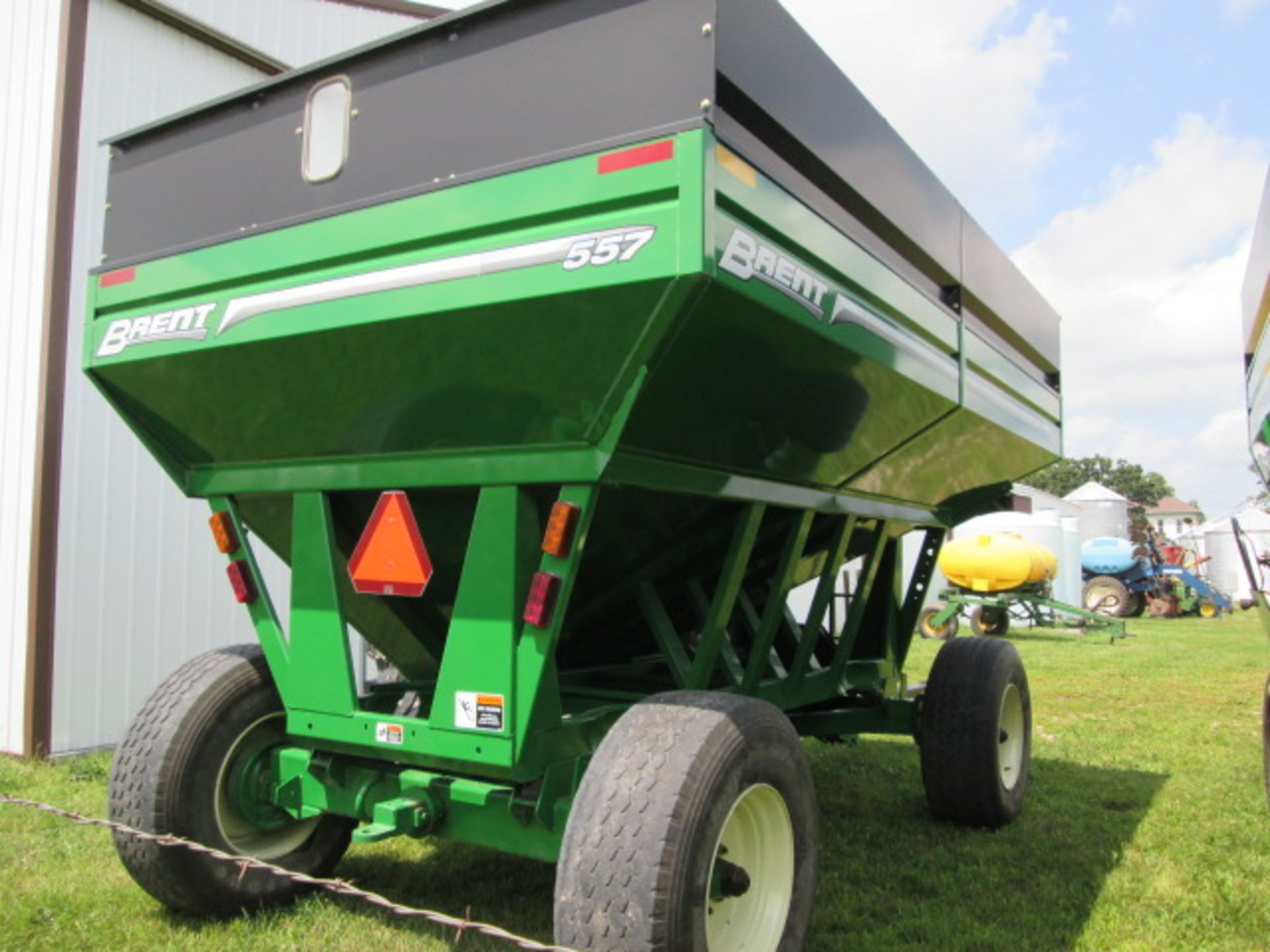 BRENT 557 GRAVITY FLOW WAGONS - Image 4 of 11