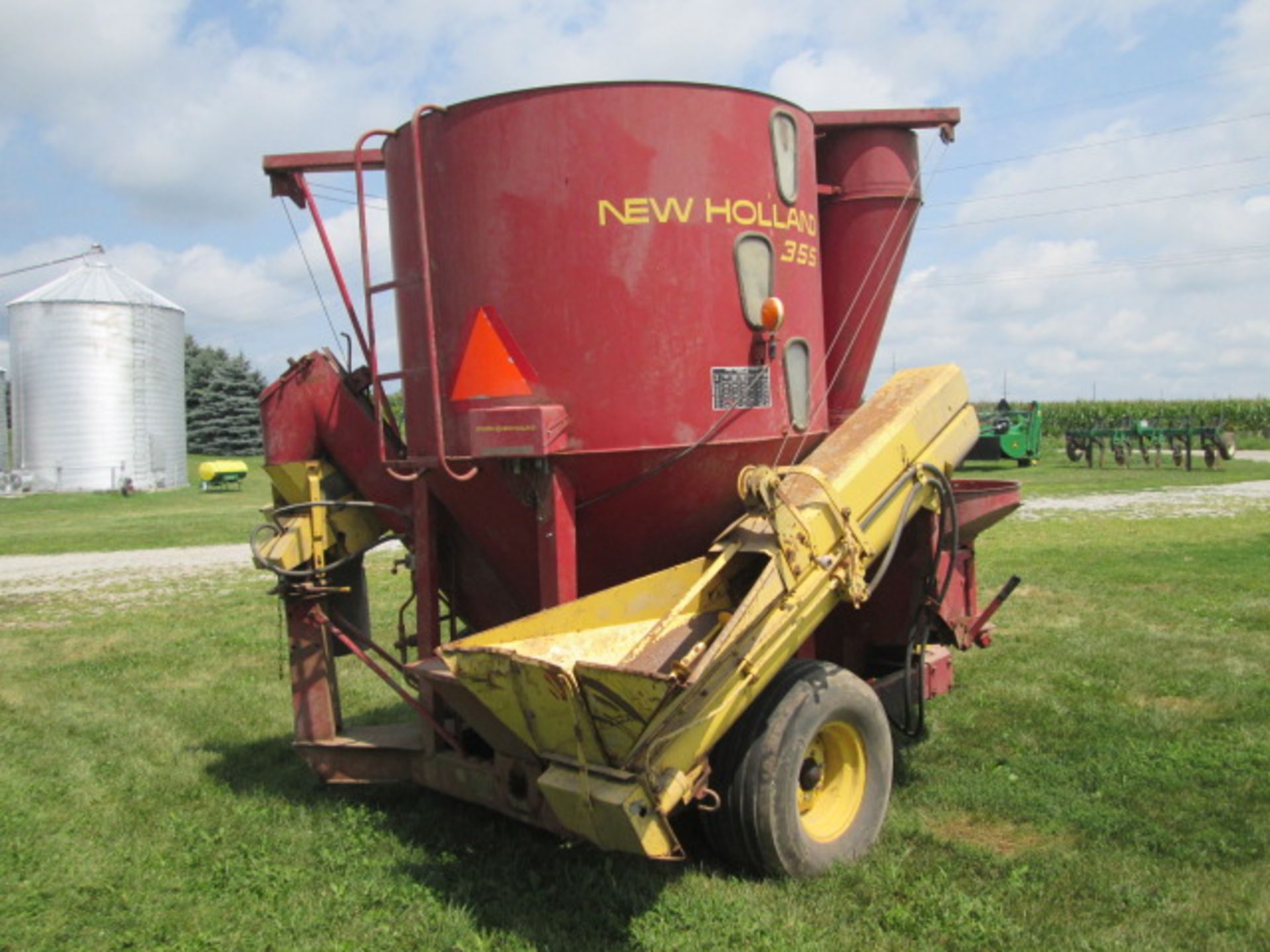 NH 355 GRINDER MIXER, HYDR DRIVE, SCALE - Image 2 of 11