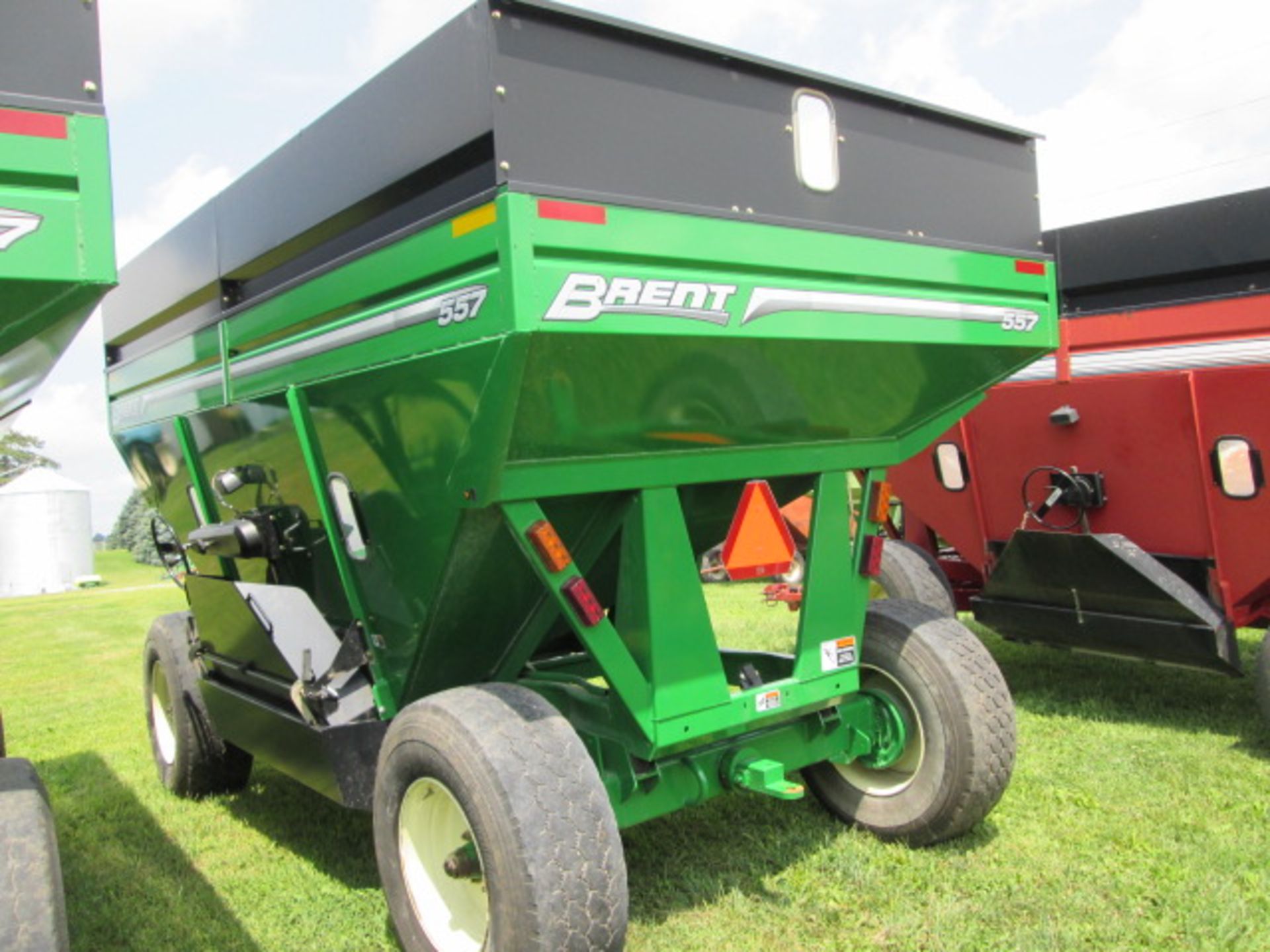 BRENT 557 GRAVITY FLOW WAGON - Image 5 of 12