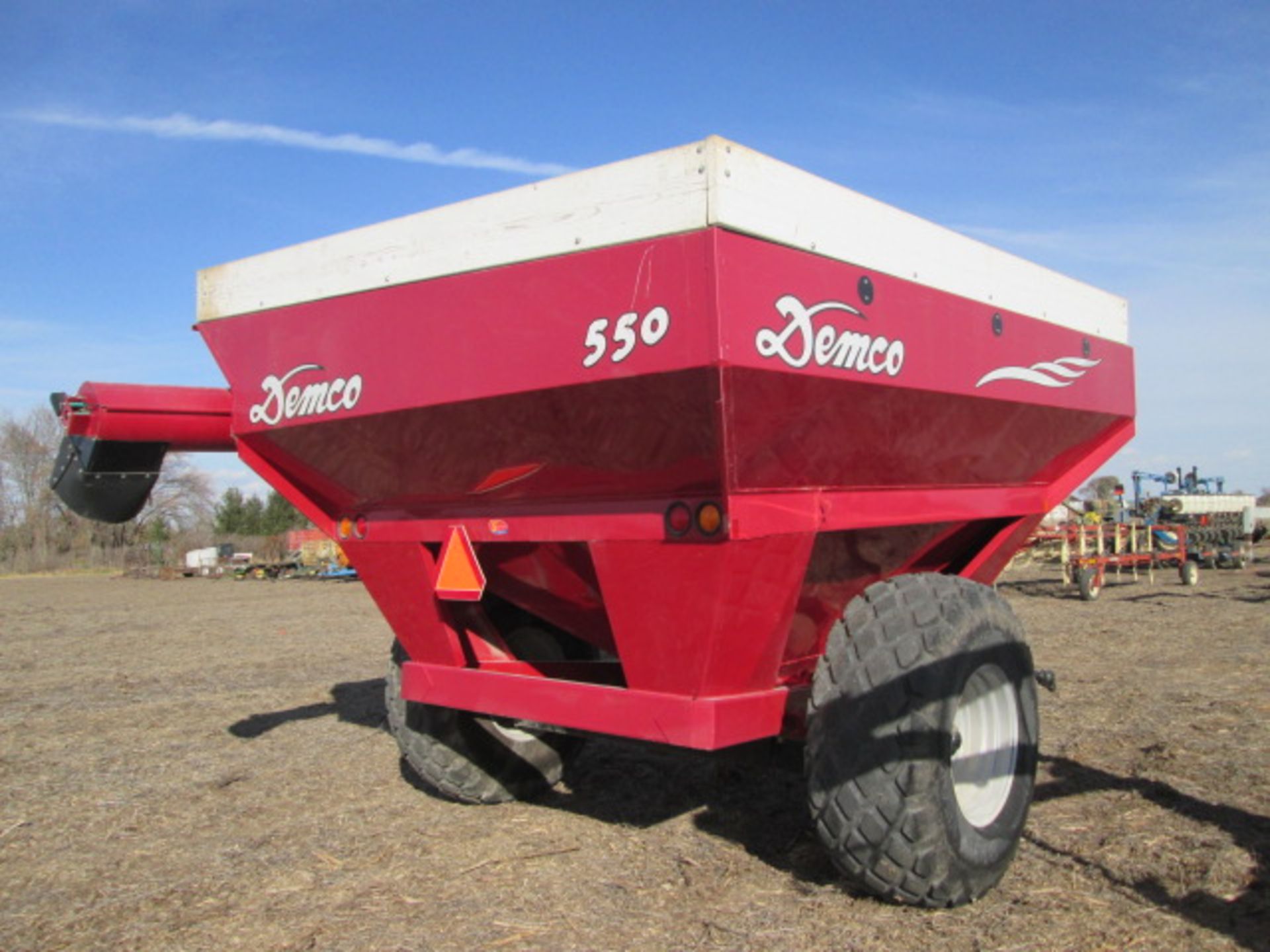 DEMCO 550 GRAIN CART, 23.1X26 - Image 4 of 9