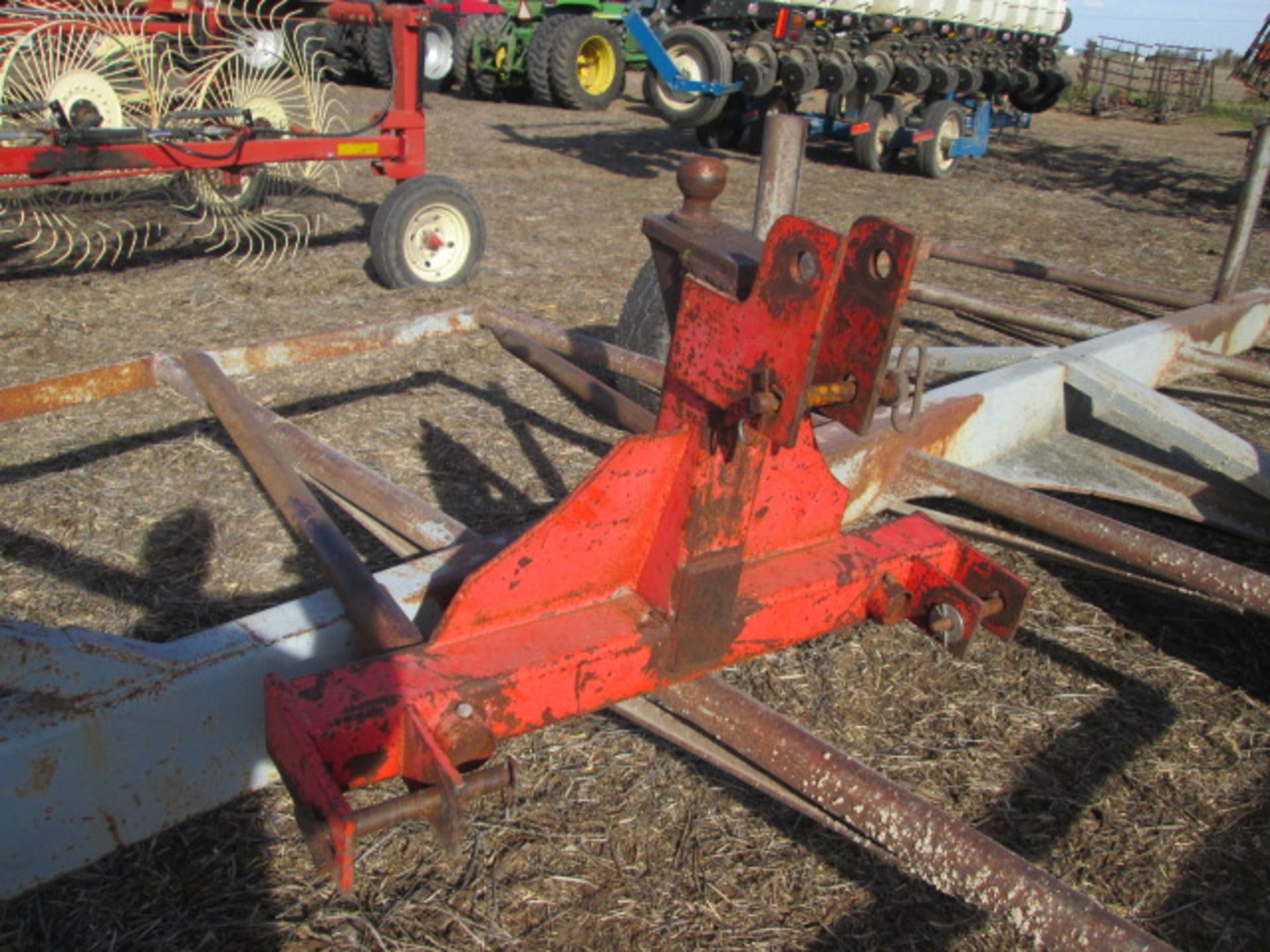 6 BALE GOOSENECK HAY TRAILER W/BALE FORK - Image 6 of 6