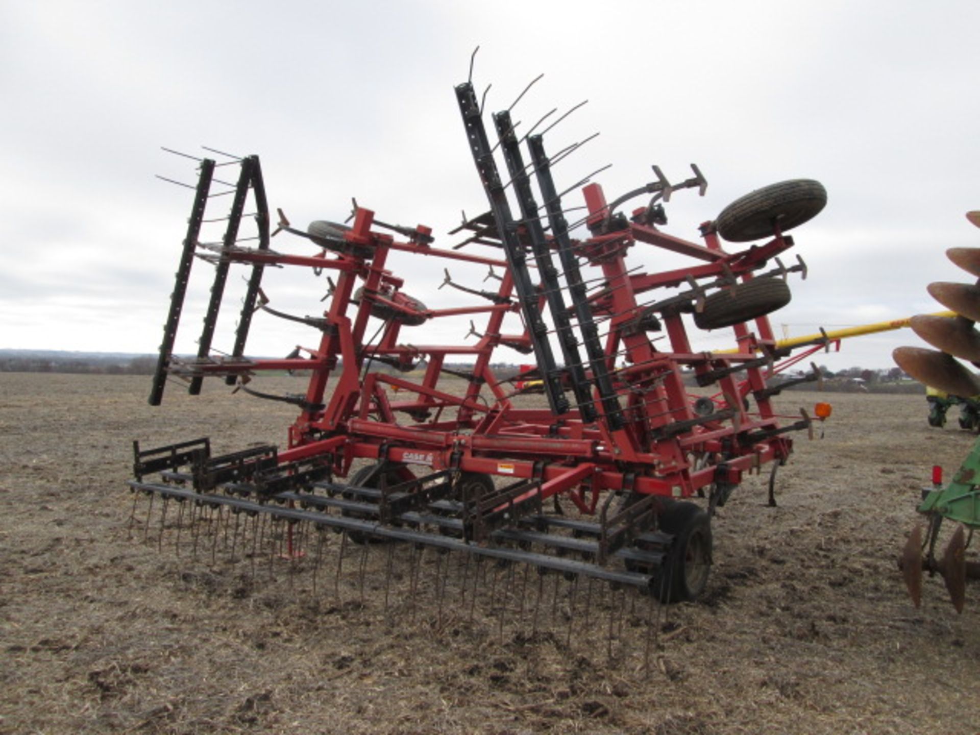 C-IH 4300 FIELD CULT, 3X HARROW, 26’ - Image 4 of 9