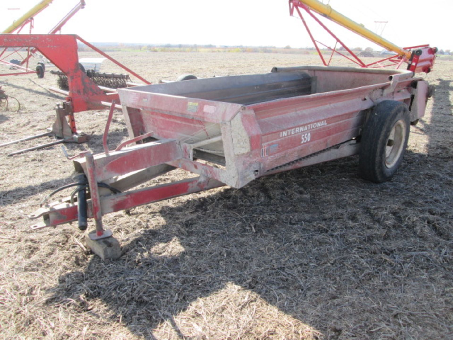 IH 550 MANURE SPREADER; SLOP GATE - Image 2 of 6