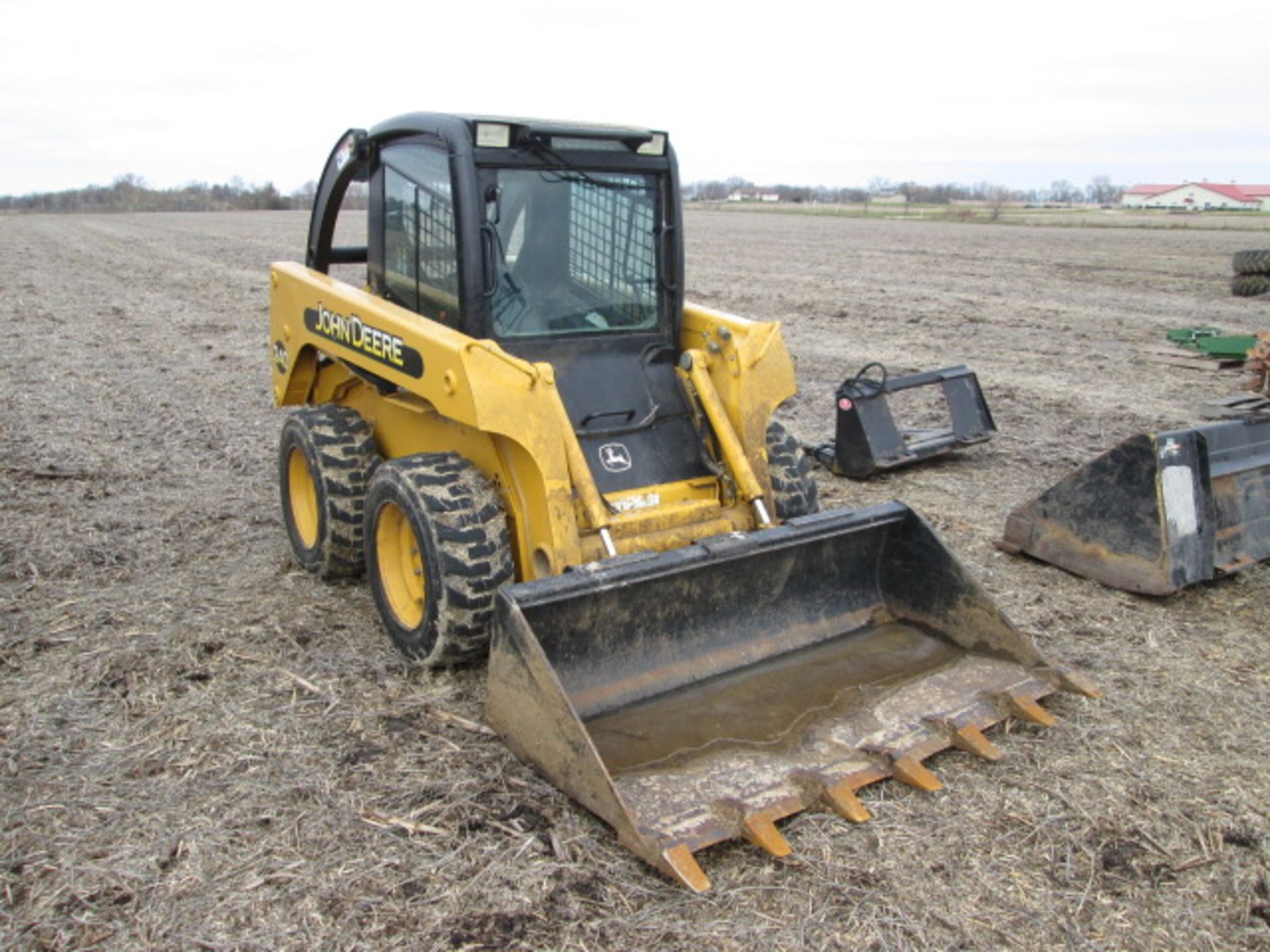 ’02 JD 240 SKID STEER, CAB, HTR, POWER TACH, 855 HRS