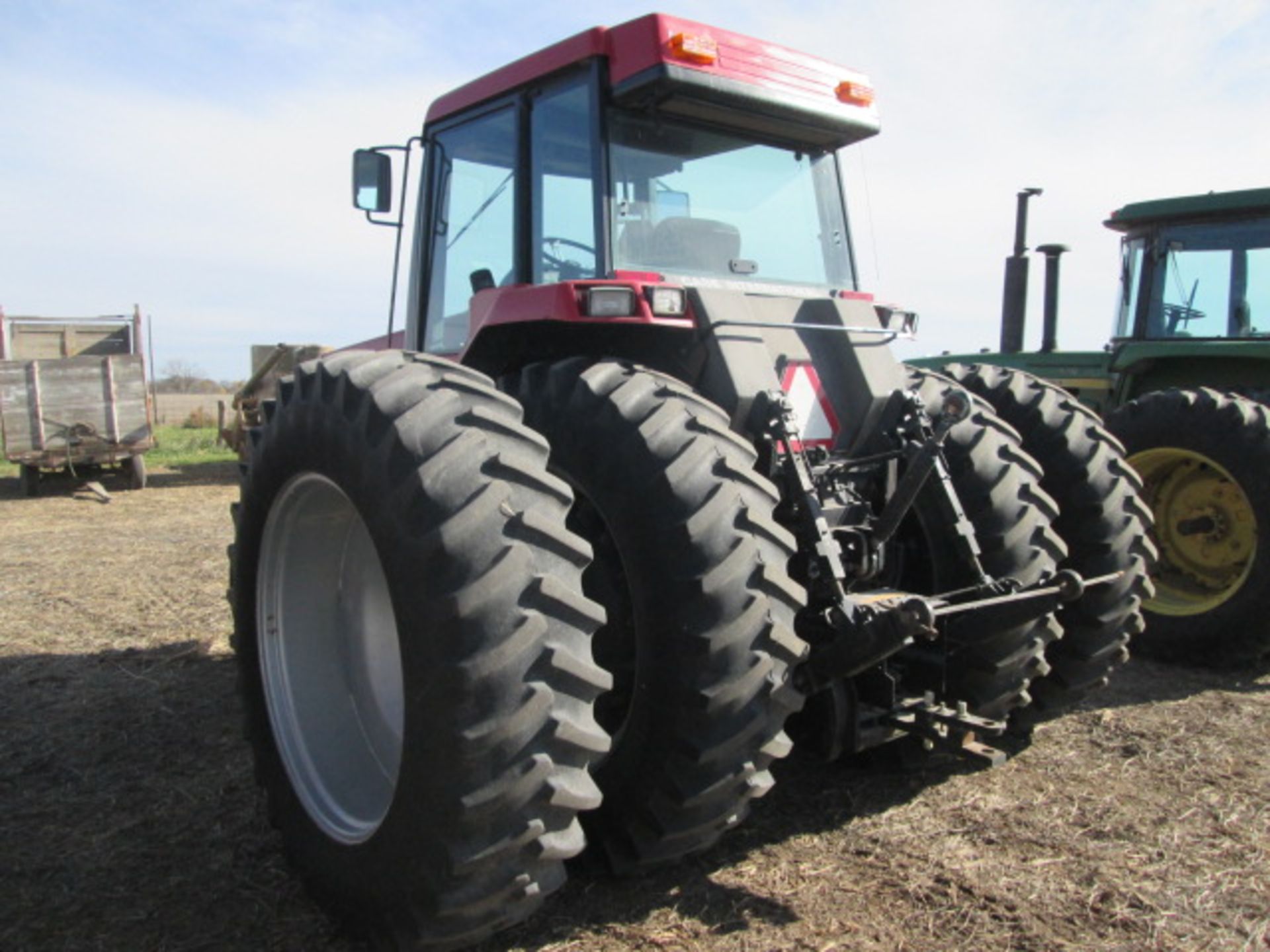 ’90 C-IH 7120 2WD;18.4X42 DUALS,DUAL HYDR,DUAL PTO, 4 SPEED REVERSE, 5100 HRS - Image 4 of 15