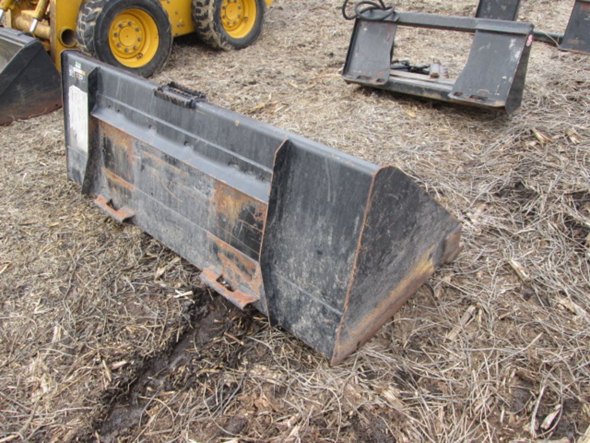 JOHN DEERE 72” SKID STEER BUCKET - Image 2 of 6