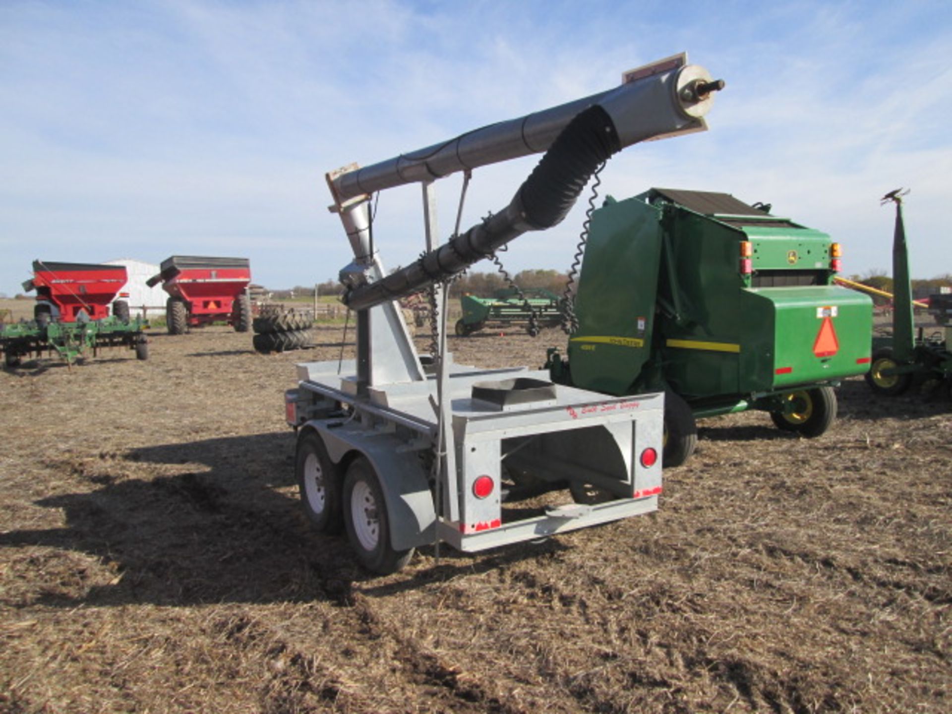 ABS BULK SEED TENDER, TANDEM AXLE, HONDA MTR - Image 3 of 7