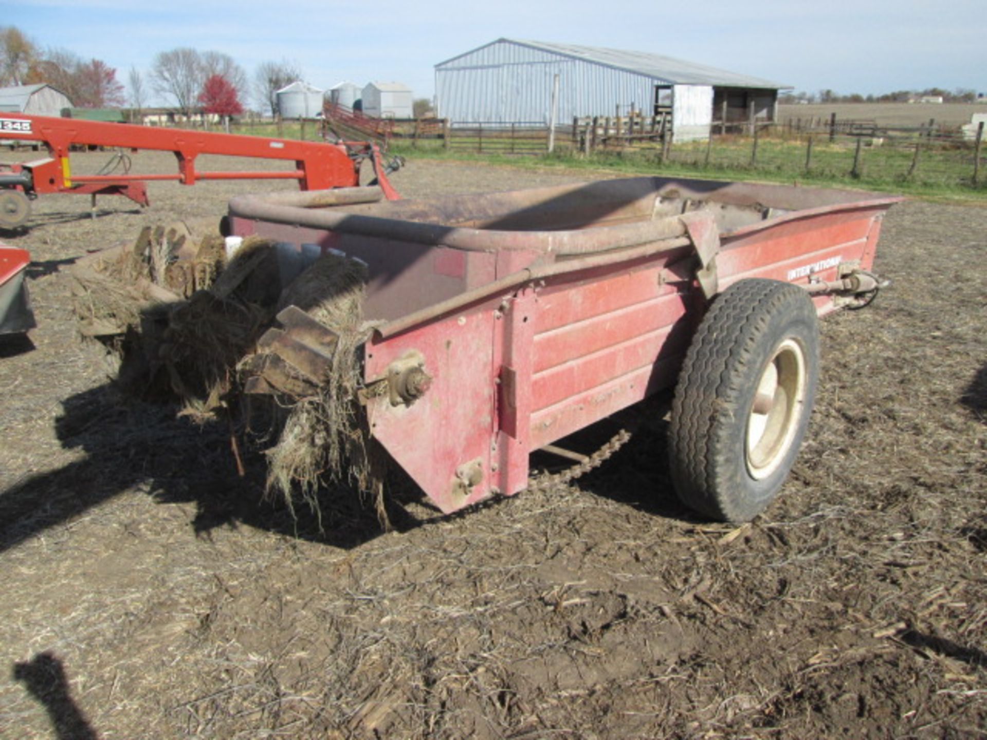 IH 550 MANURE SPREADER; SLOP GATE - Image 4 of 6