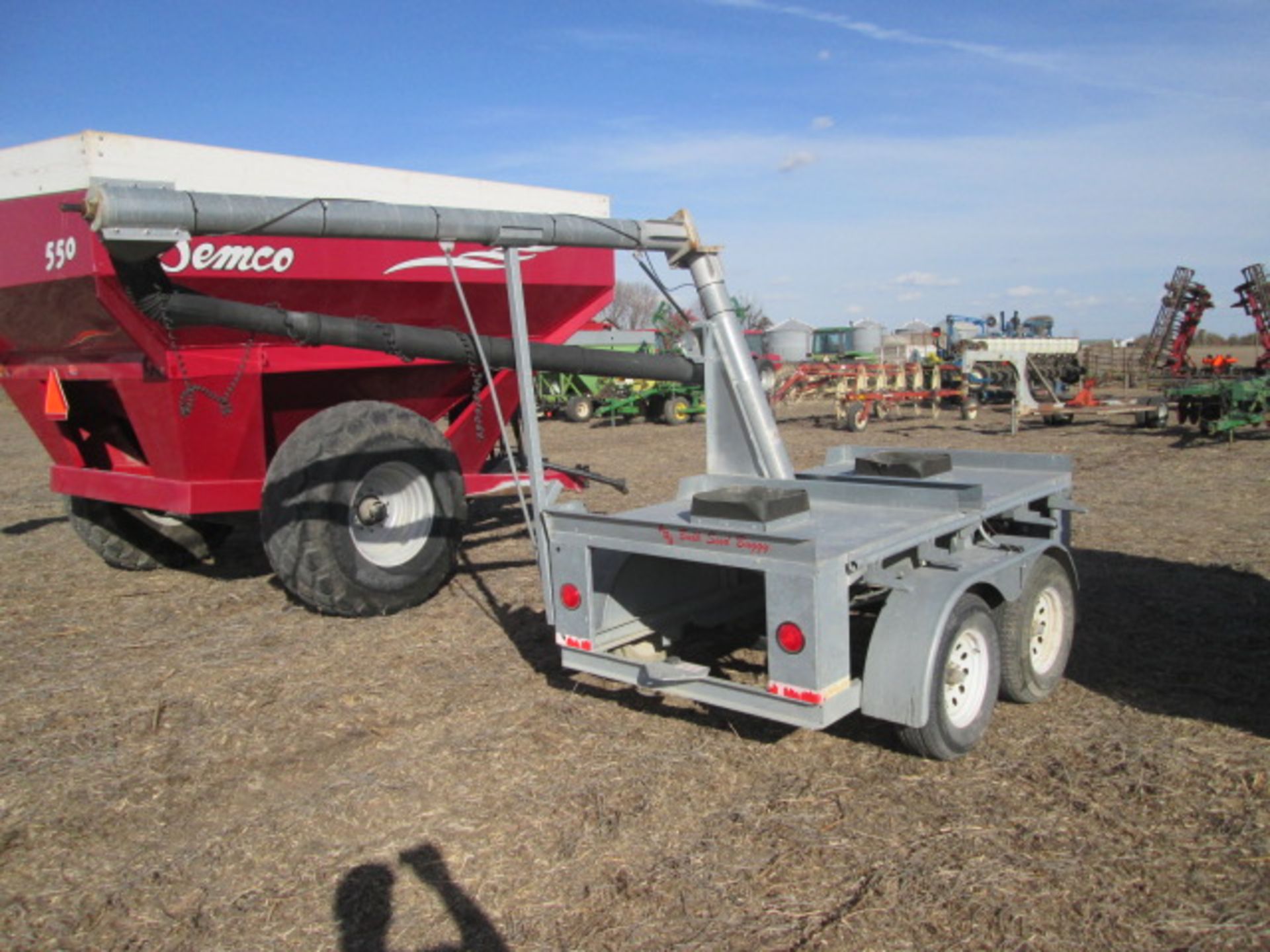 ABS BULK SEED TENDER, TANDEM AXLE, HONDA MTR - Image 4 of 7