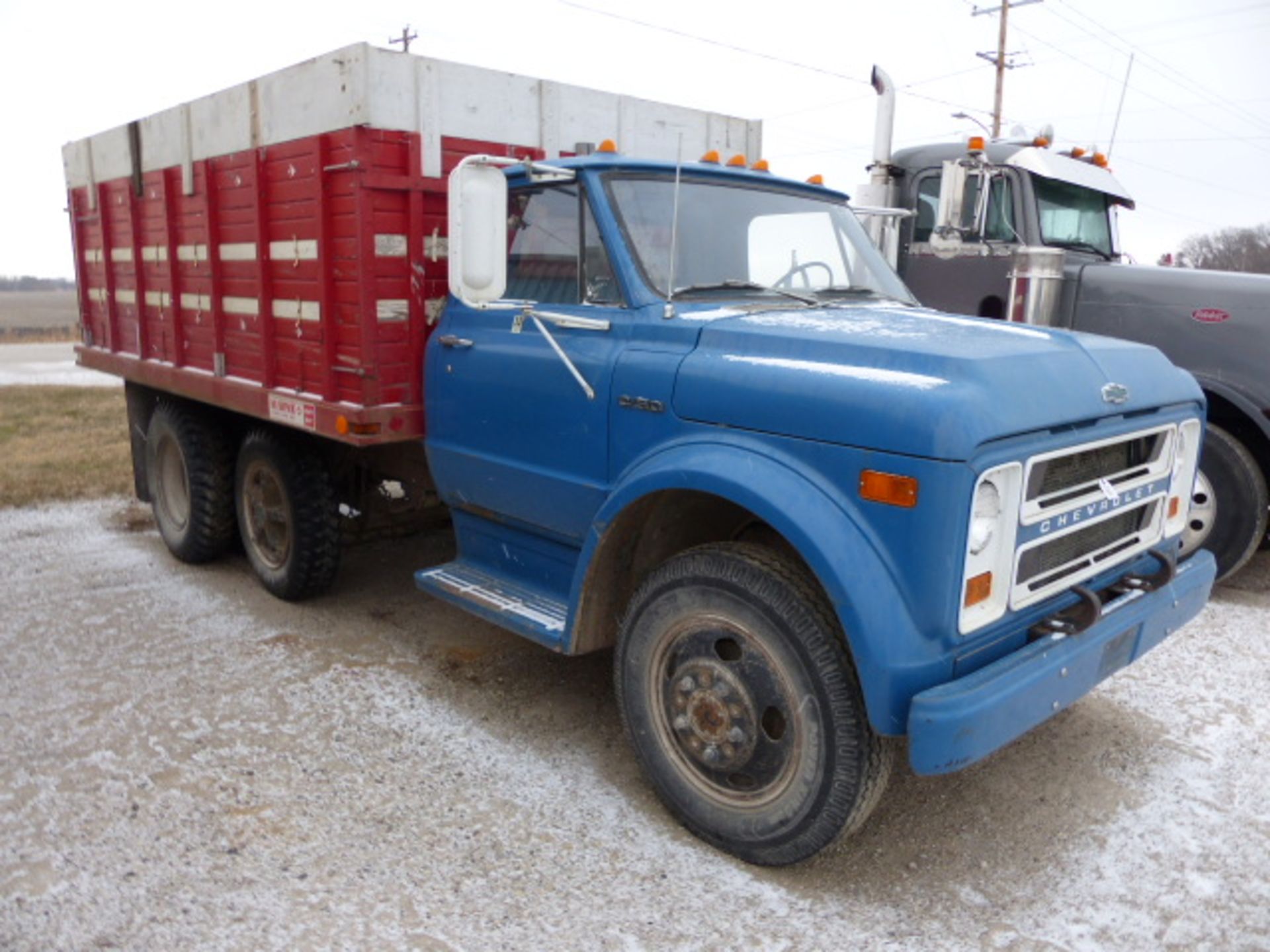 1971 Chevorlet truck w/ Grain box - Image 4 of 11