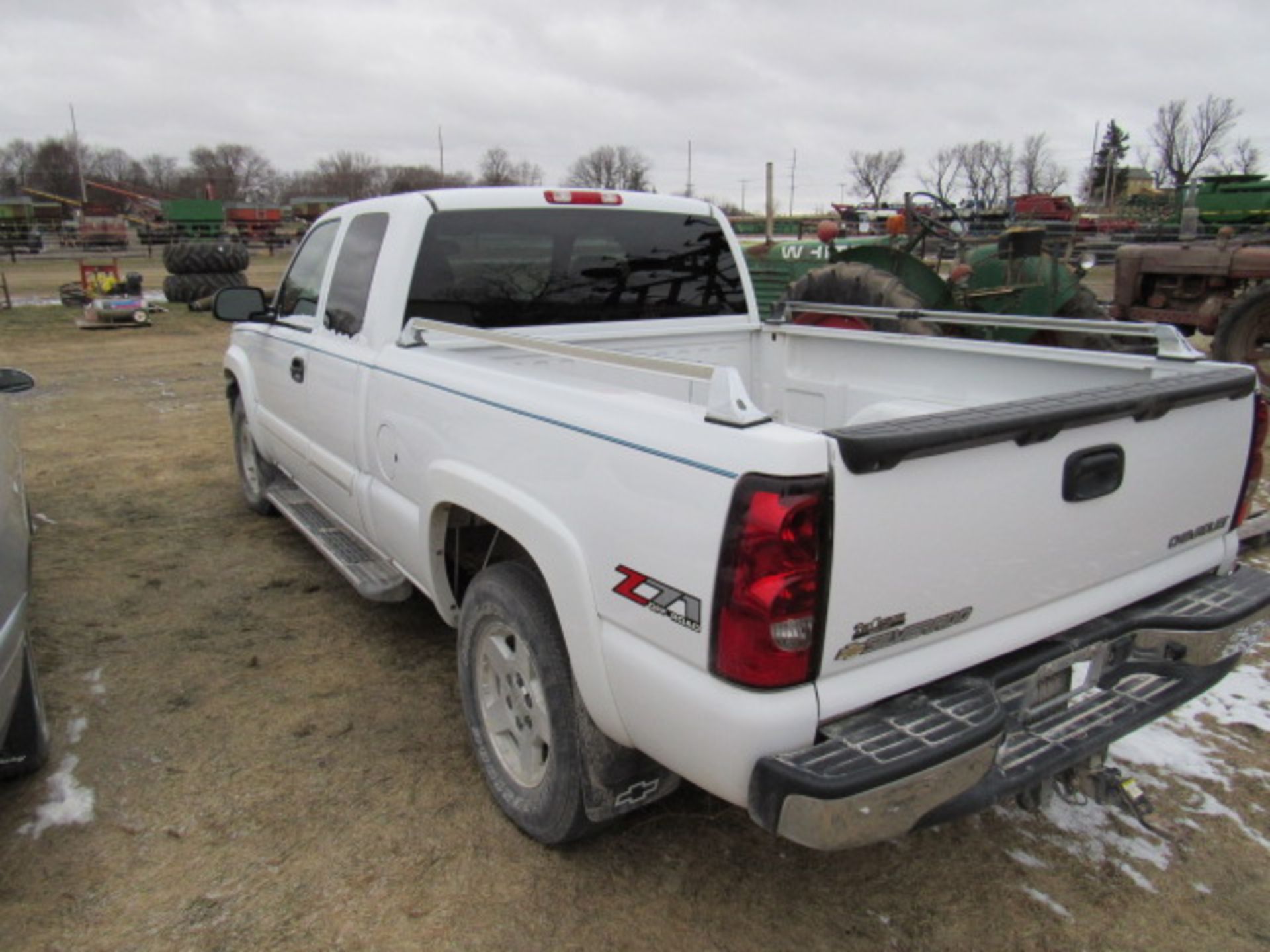 Chevy truck - Image 4 of 7