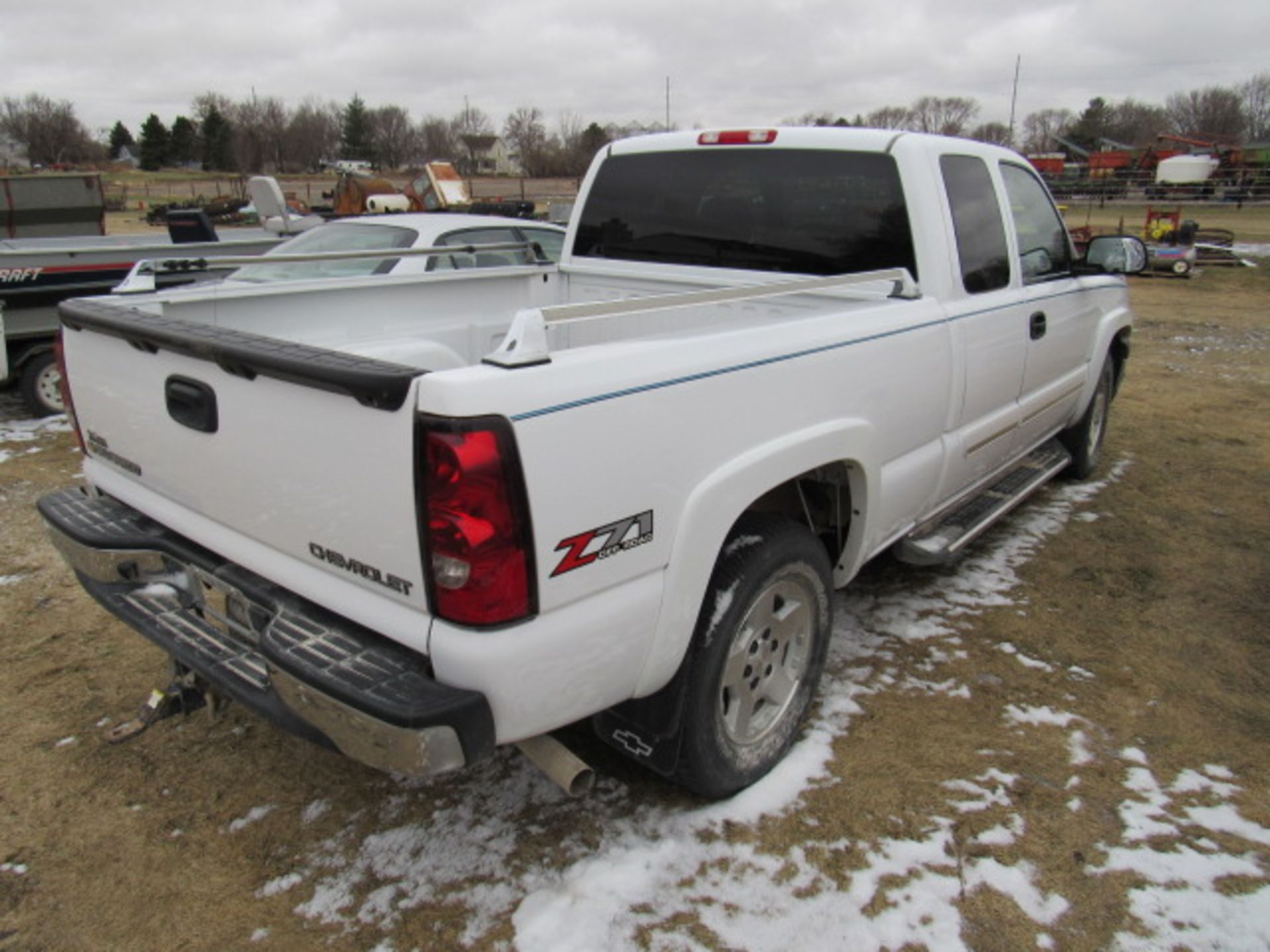 Chevy truck - Image 3 of 7