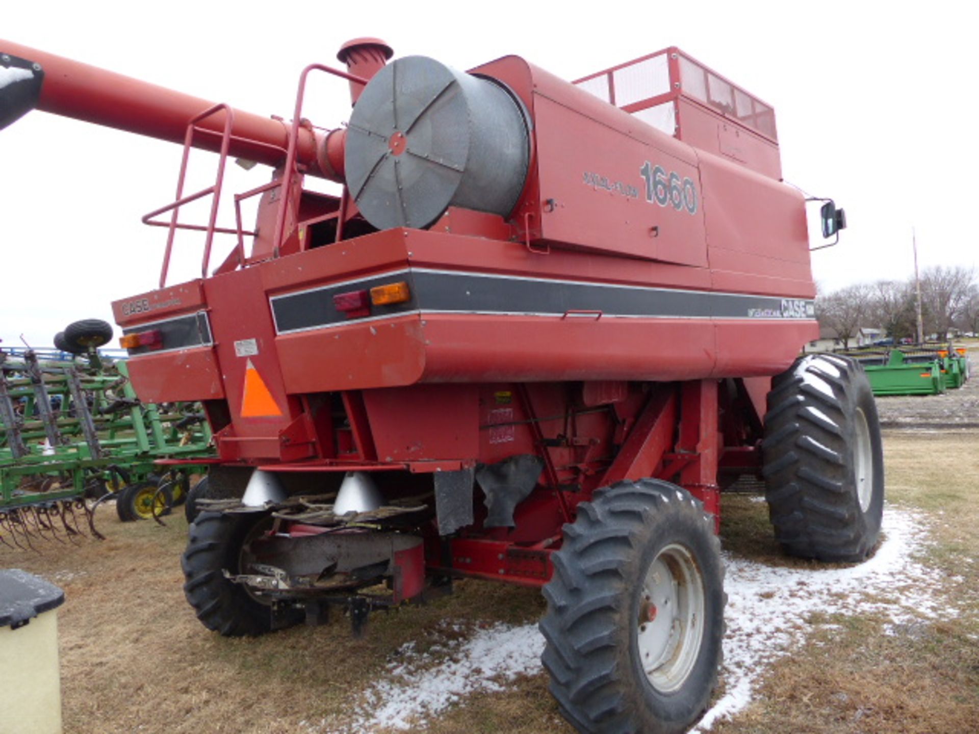 CIH 1660 combine - Image 3 of 13