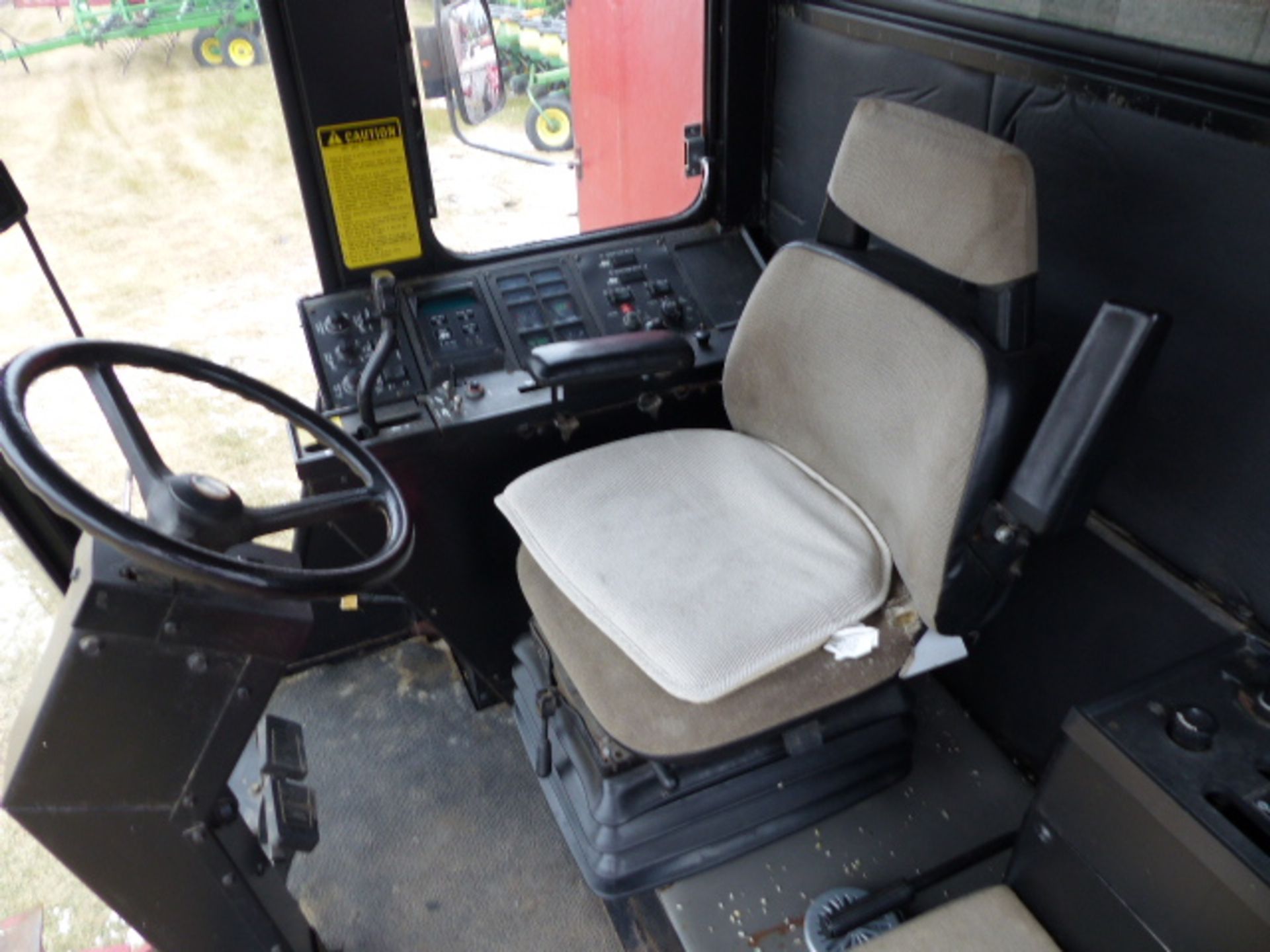 CIH 1660 combine - Image 12 of 13