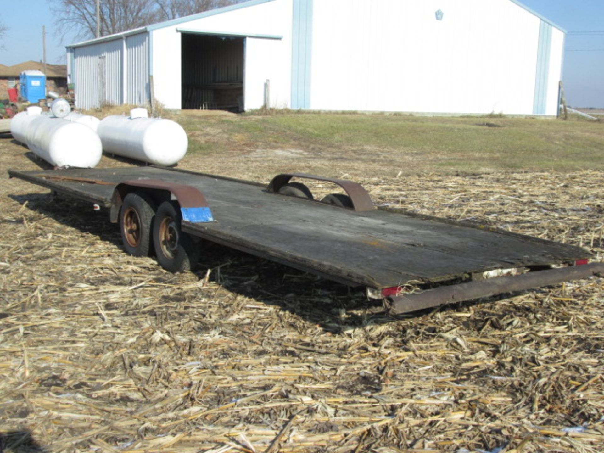 26’ HOMEMADE SNOWMOBILE TRAILER, TANDEM AXLE - Image 3 of 4