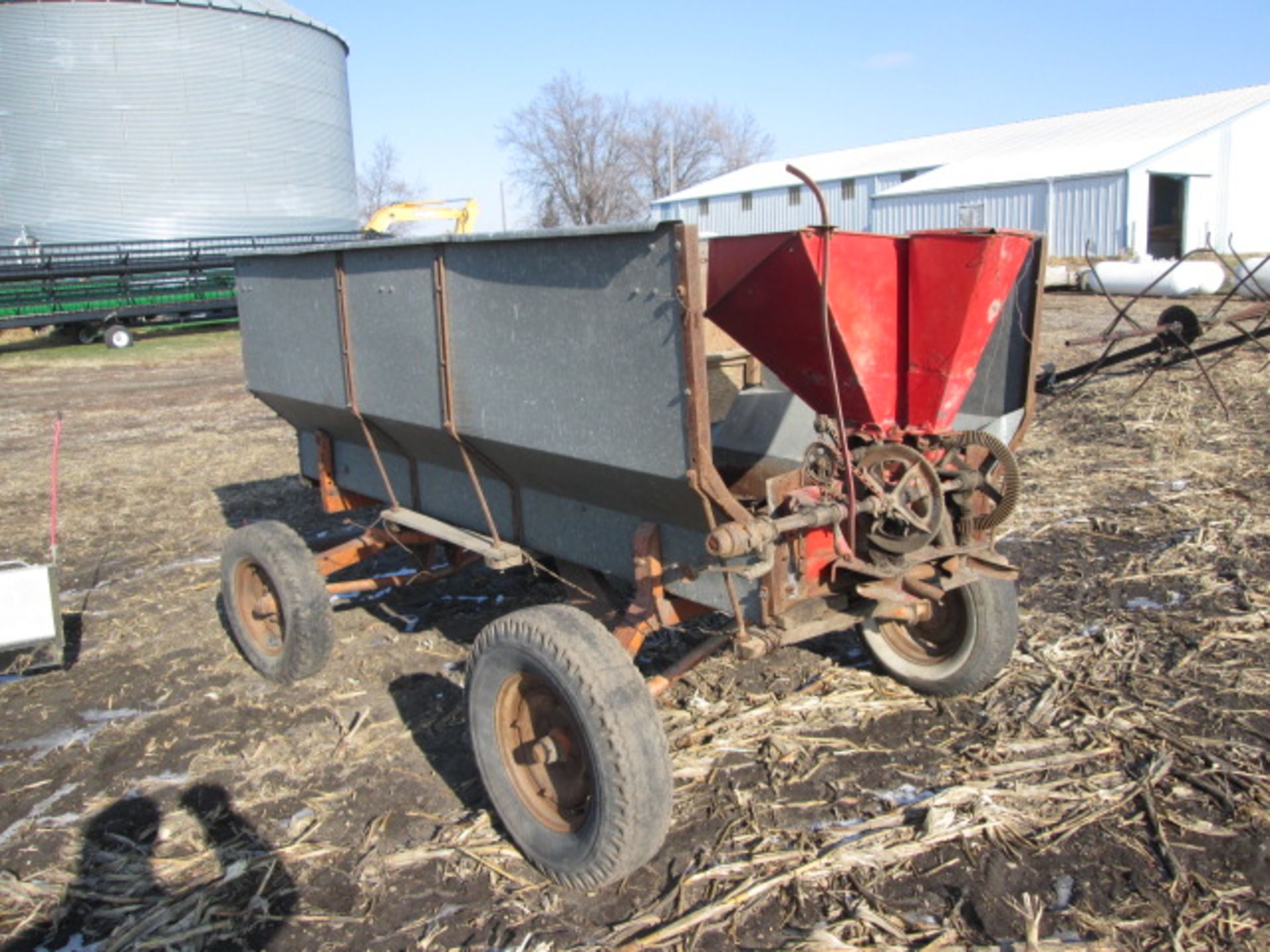 FLARE WAGON W/ ENDGATE SEEDER - Image 3 of 6