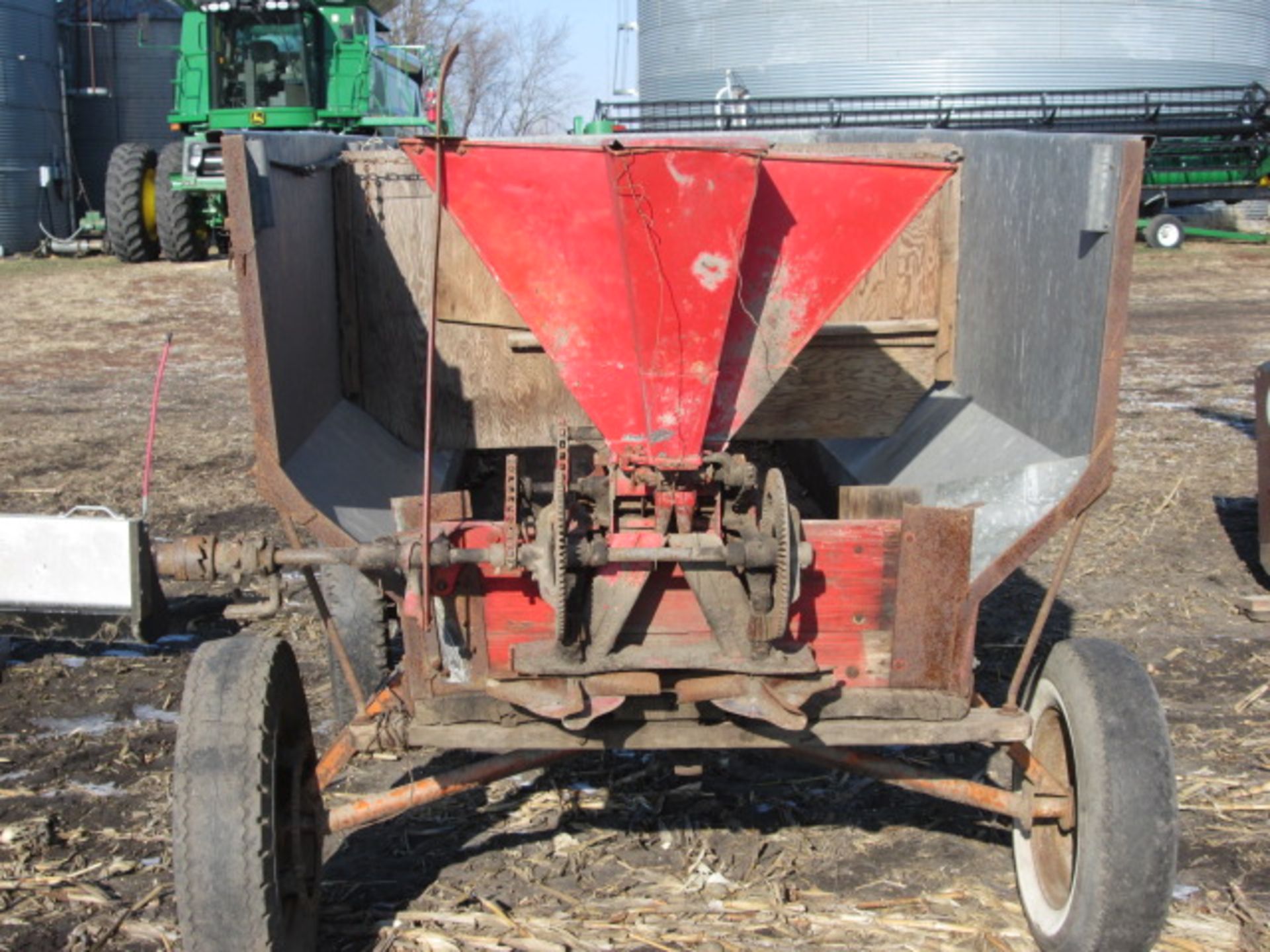 FLARE WAGON W/ ENDGATE SEEDER - Image 5 of 6