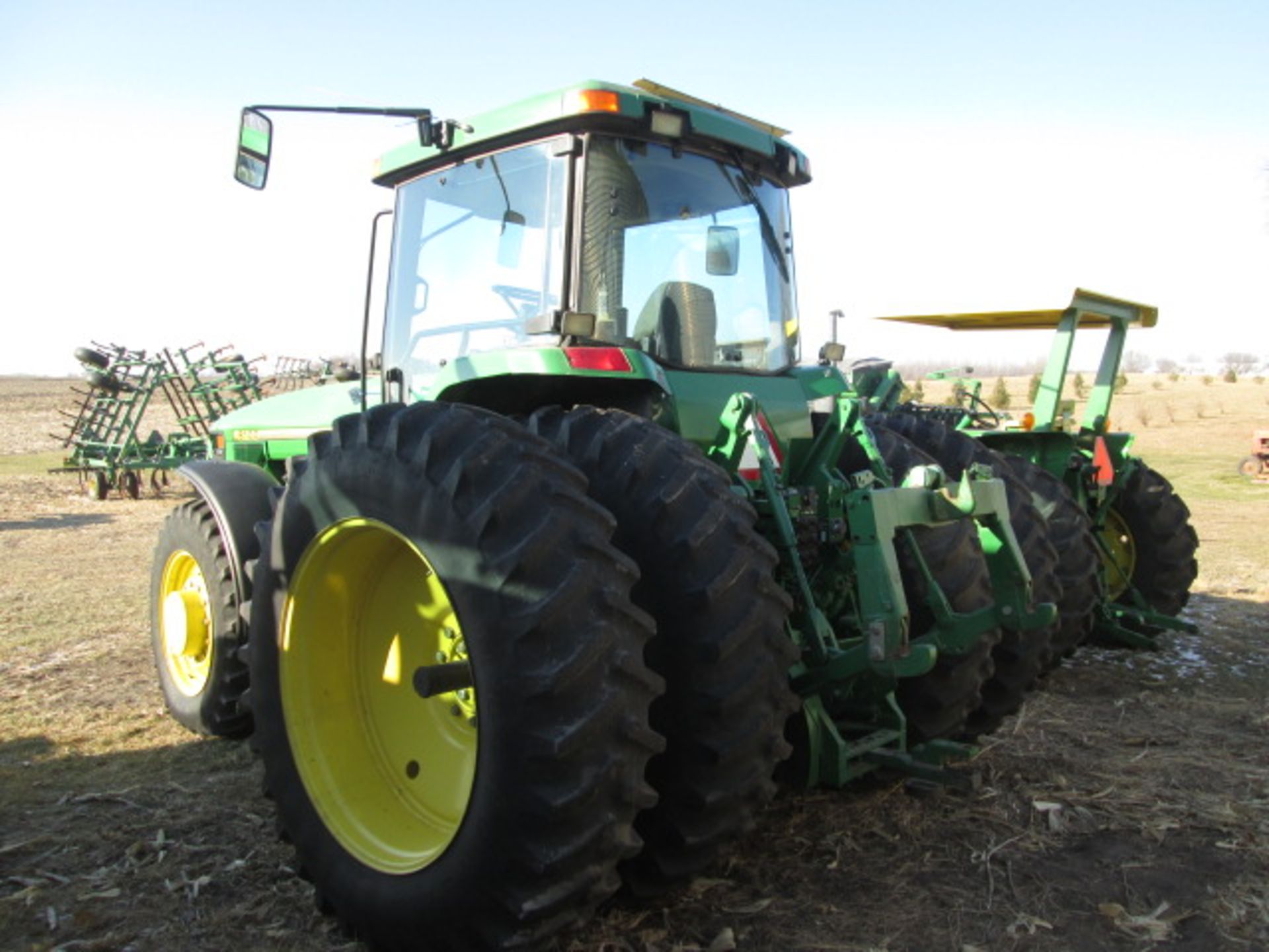 1995 JD 8100MFWD,SN RW8100P003513,18.4X42 DUALS,3 HYDR, 3235 HRS. - Image 4 of 17