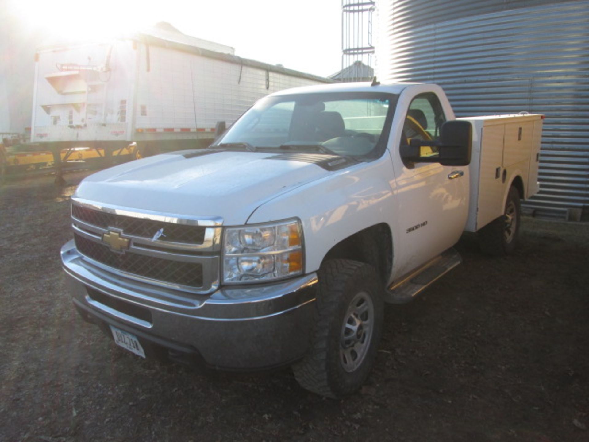 2011 CHEVY 3500HD SERVICE TRUCK, 6 L VORTEC;AUTOMATIC,TOOLBOXES - Image 2 of 13