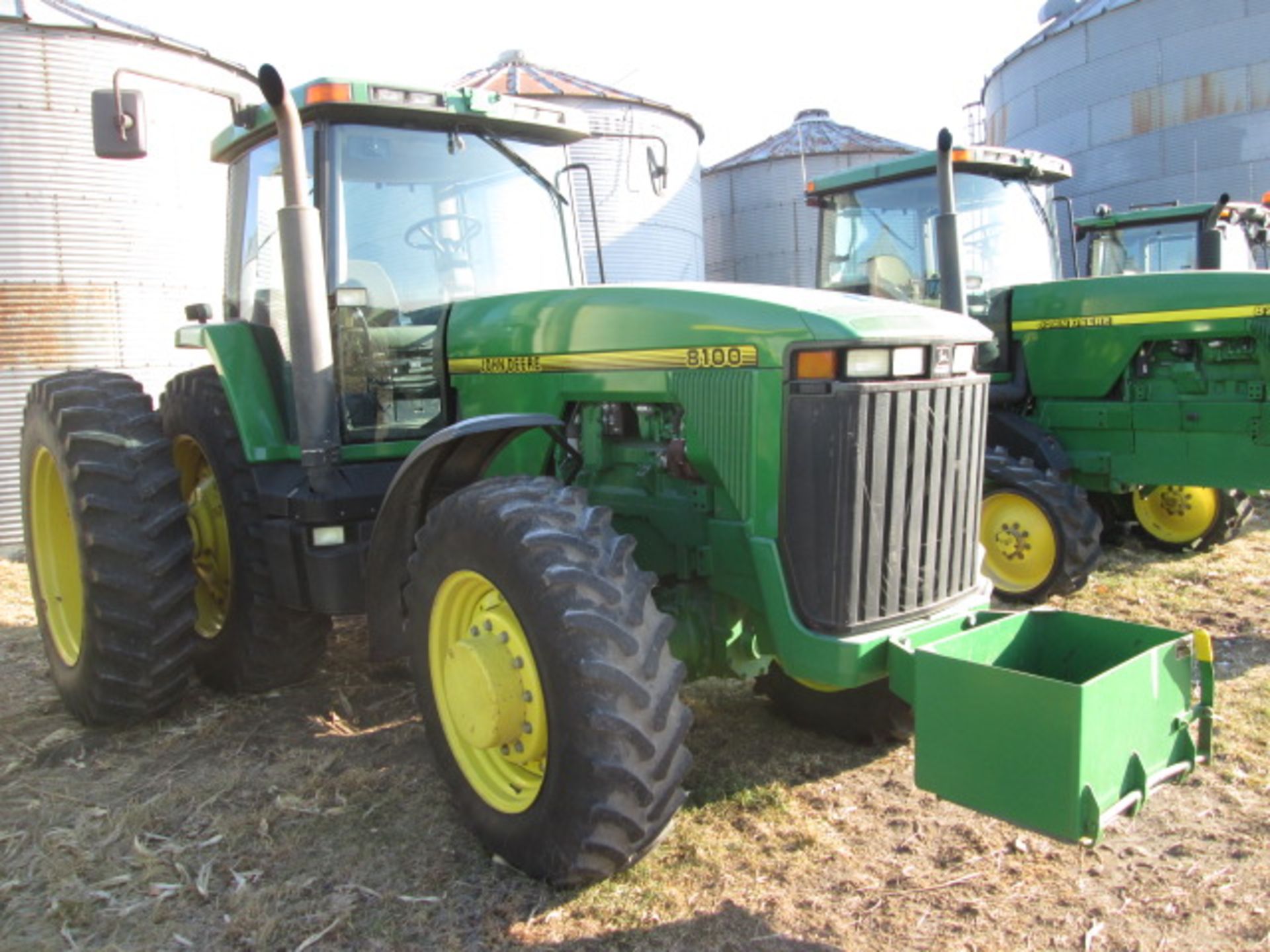 1995 JD 8100MFWD,SN RW8100P003513,18.4X42 DUALS,3 HYDR, 3235 HRS. - Image 2 of 17