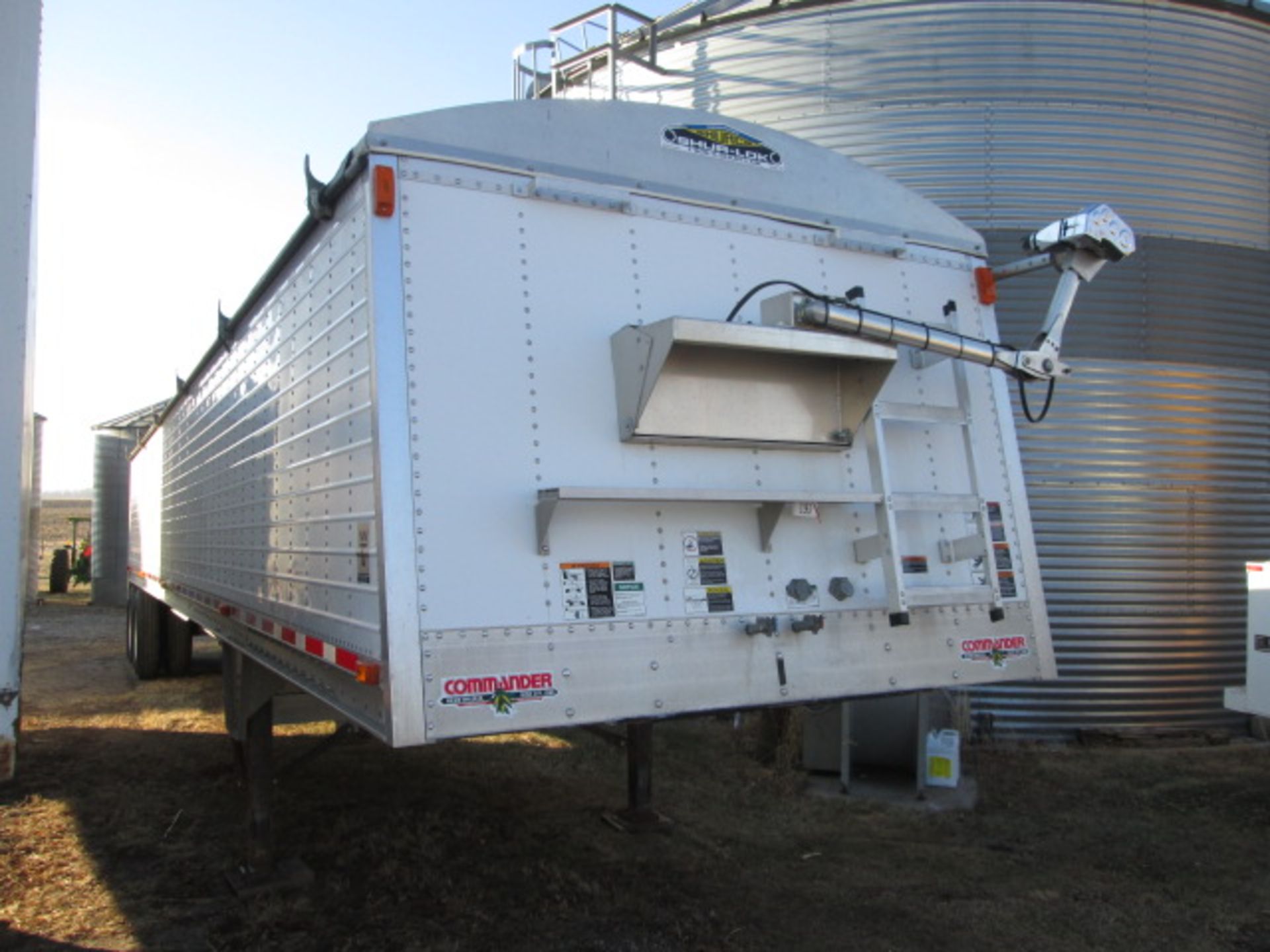 2005 WILSON 43’ ALLUMINUM HOPPER TRAILER,AG HOPPERS,ELECTRIC ROLL TARP, AIR RIDE