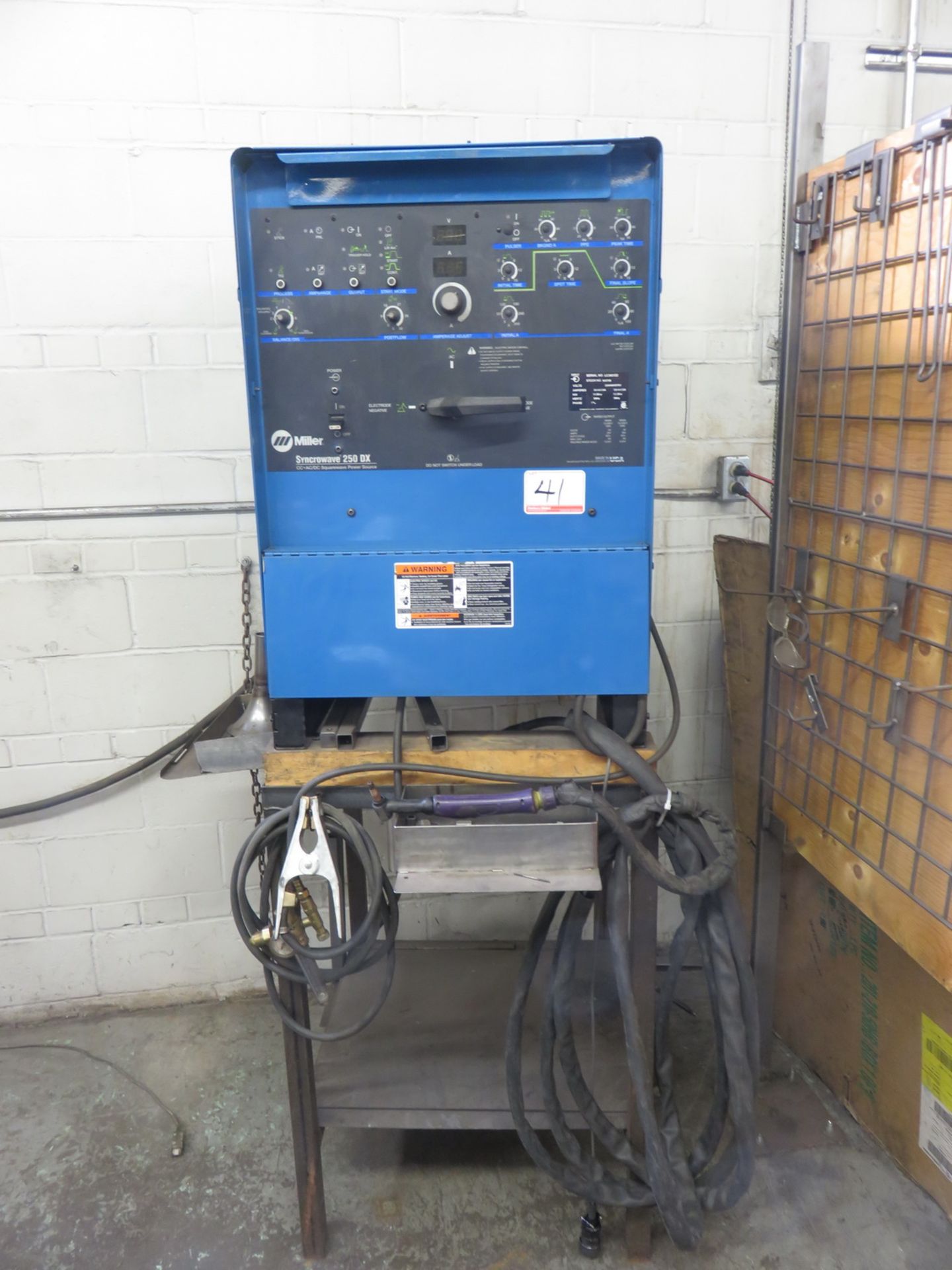 MILLER MOD SYNCROWAVE 250 DX, CC-AC/DC SQUAREWAVE POWERSOURCE TIG WELDER S/N LC382122