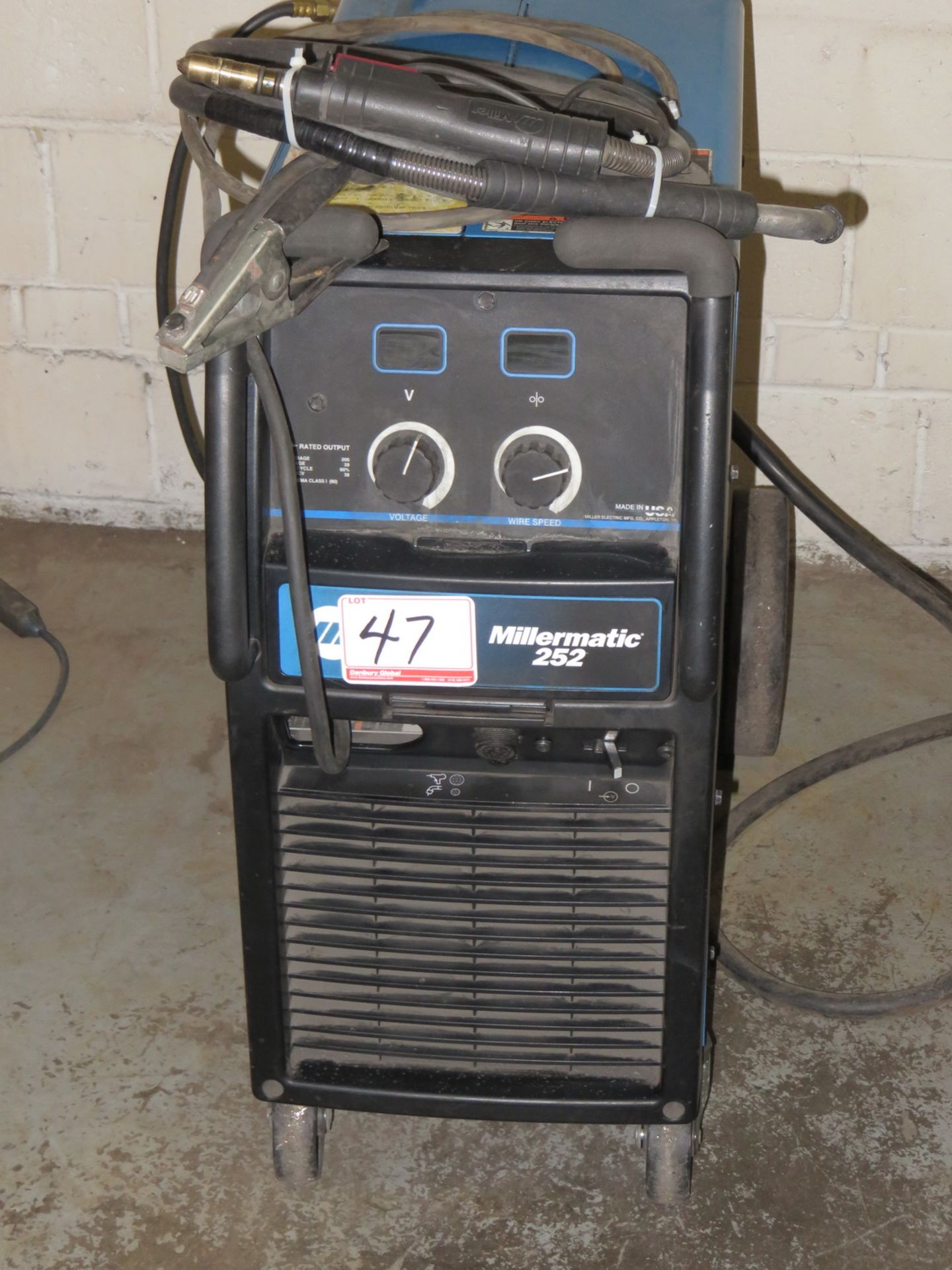 MILLER MILLERMATIC 252, 200AMP MIG WELDER