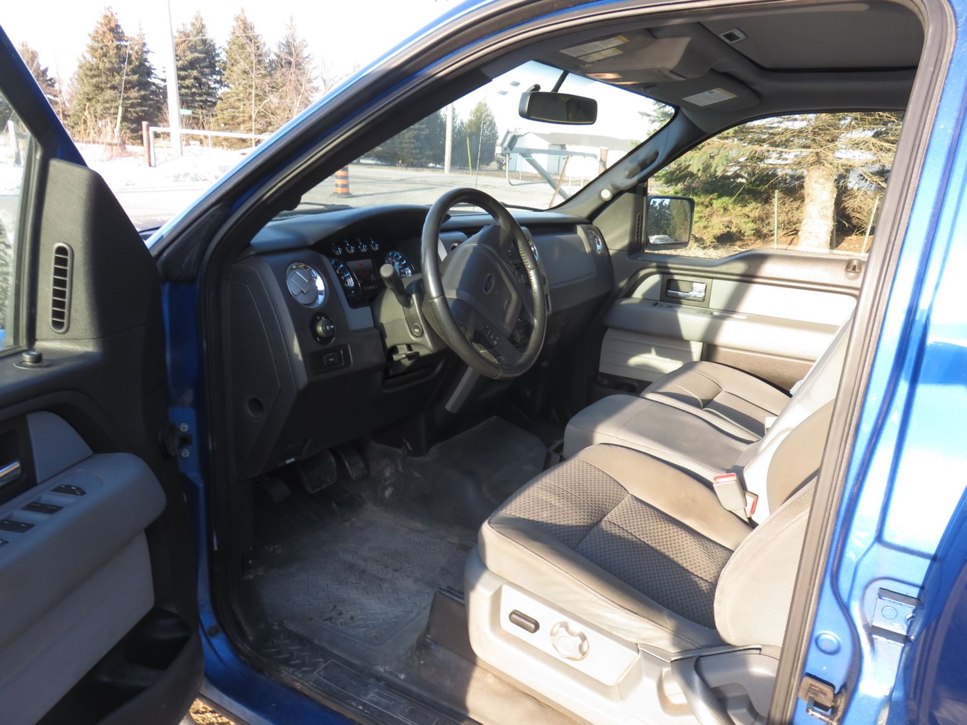 2012 FORD F150XTR 4 X 4 SUPER CREW CAB PICKUP TRUCK (BLUE) W/ V8, 5.0L GAS ENGINE C/W BED CAP, VIN - Image 2 of 3