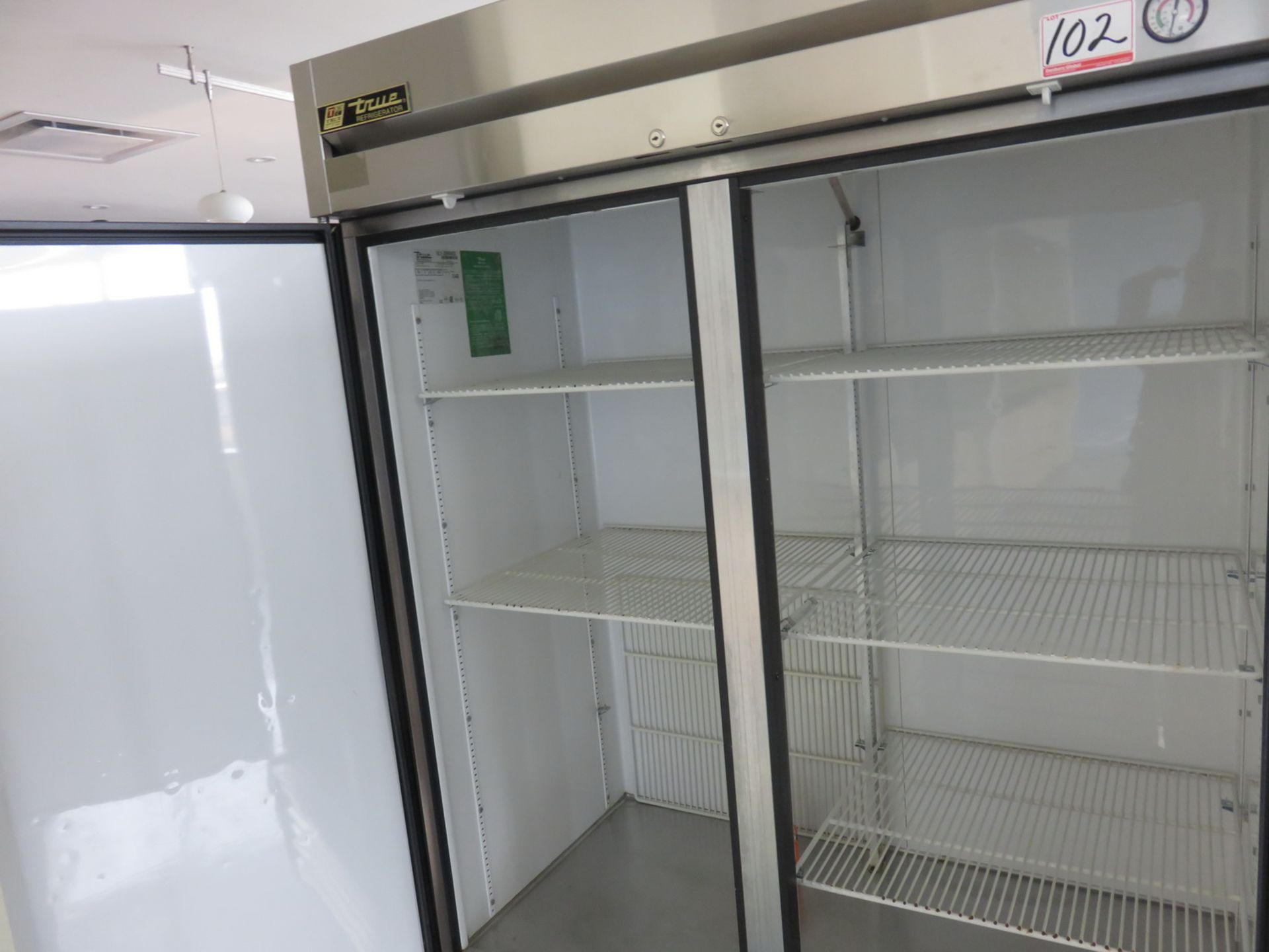 TRUE T-49 STAINLESS STEEL 2-DOOR 83.25"H REACH-IN REFRIGERATOR W/ CASTERS, S/N 1-3060452 (PICKUP - Image 2 of 5