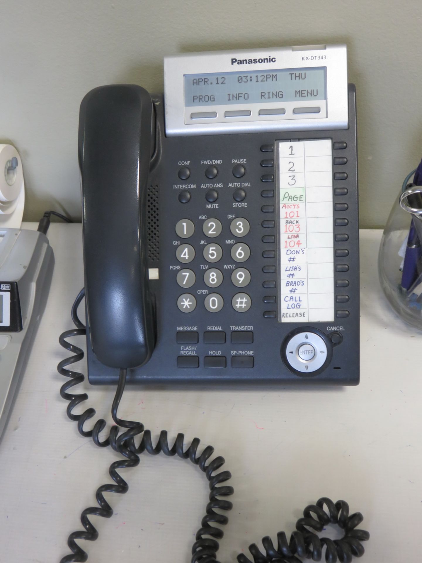 PANASONIC MOD TDR30 TELEPHONE SYSTEM W/ KX-DT343 HANDSETS - Image 2 of 2