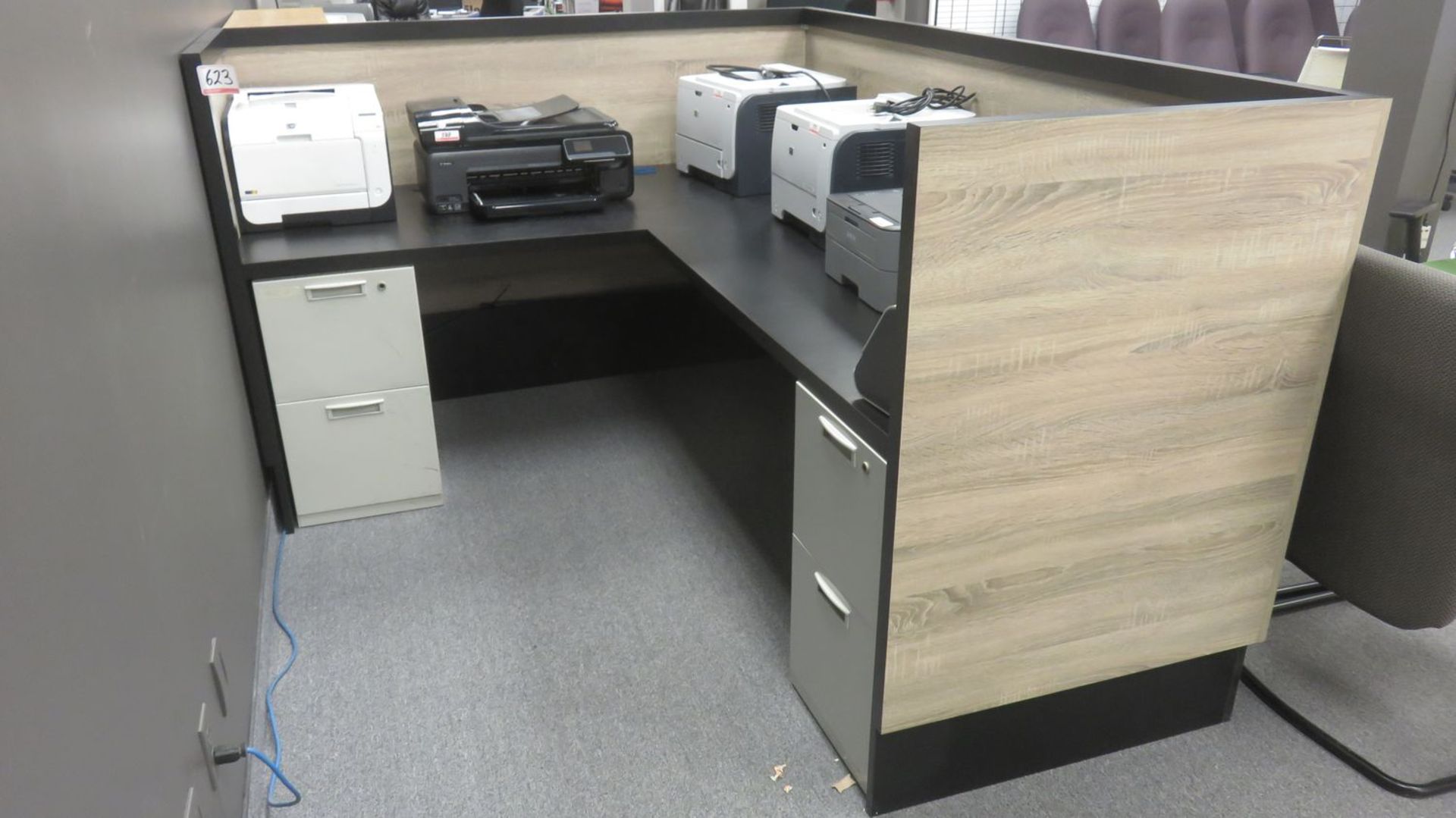 L-SHAPED 73" X 90" MODERN STYLE WOOD LAMINATE SINGLE PERSON WORKSTATION - Image 2 of 2