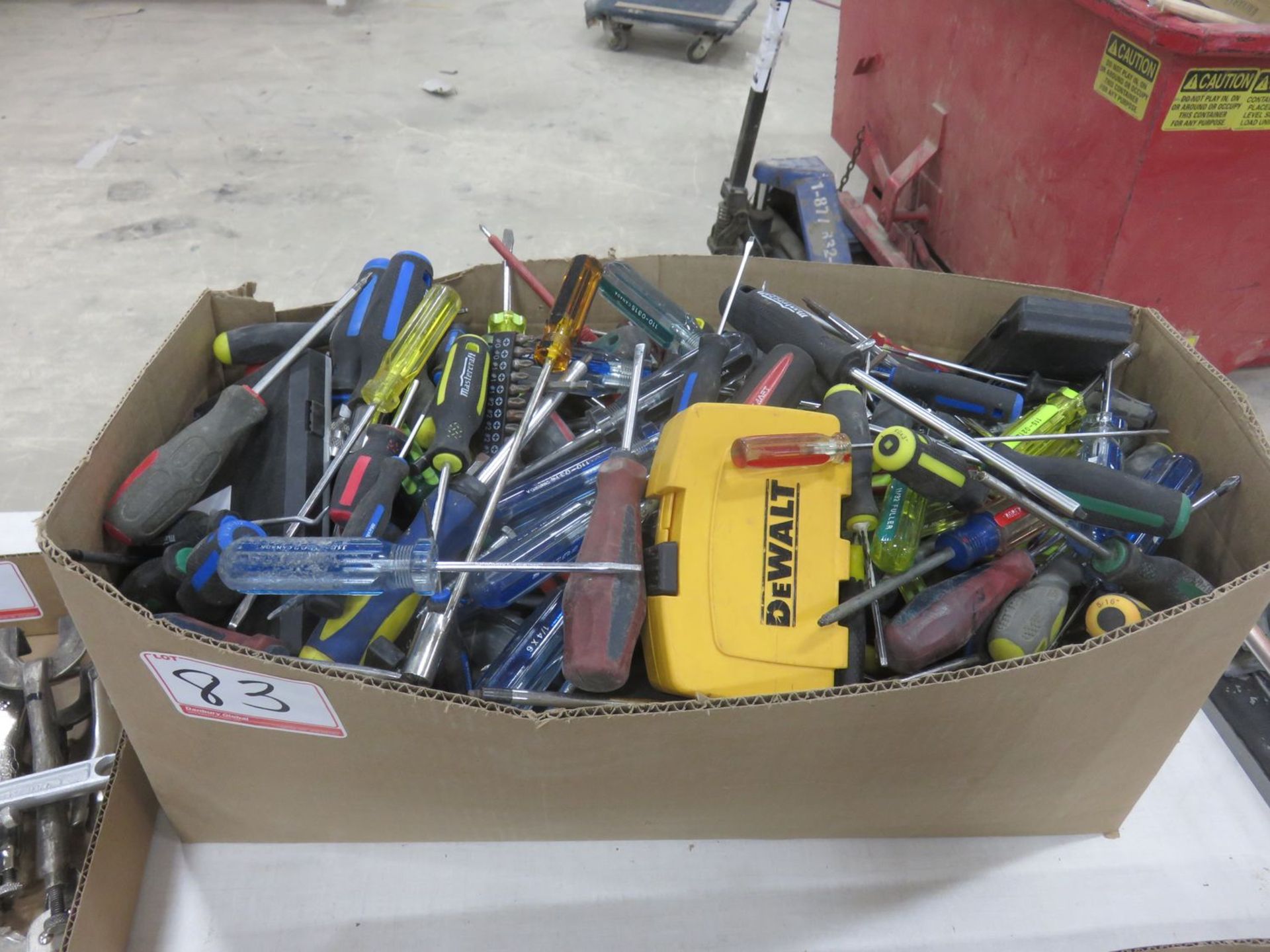 LOT - GENERAL ASSTD SCREW DRIVERS, & SOCKET DRIVERS