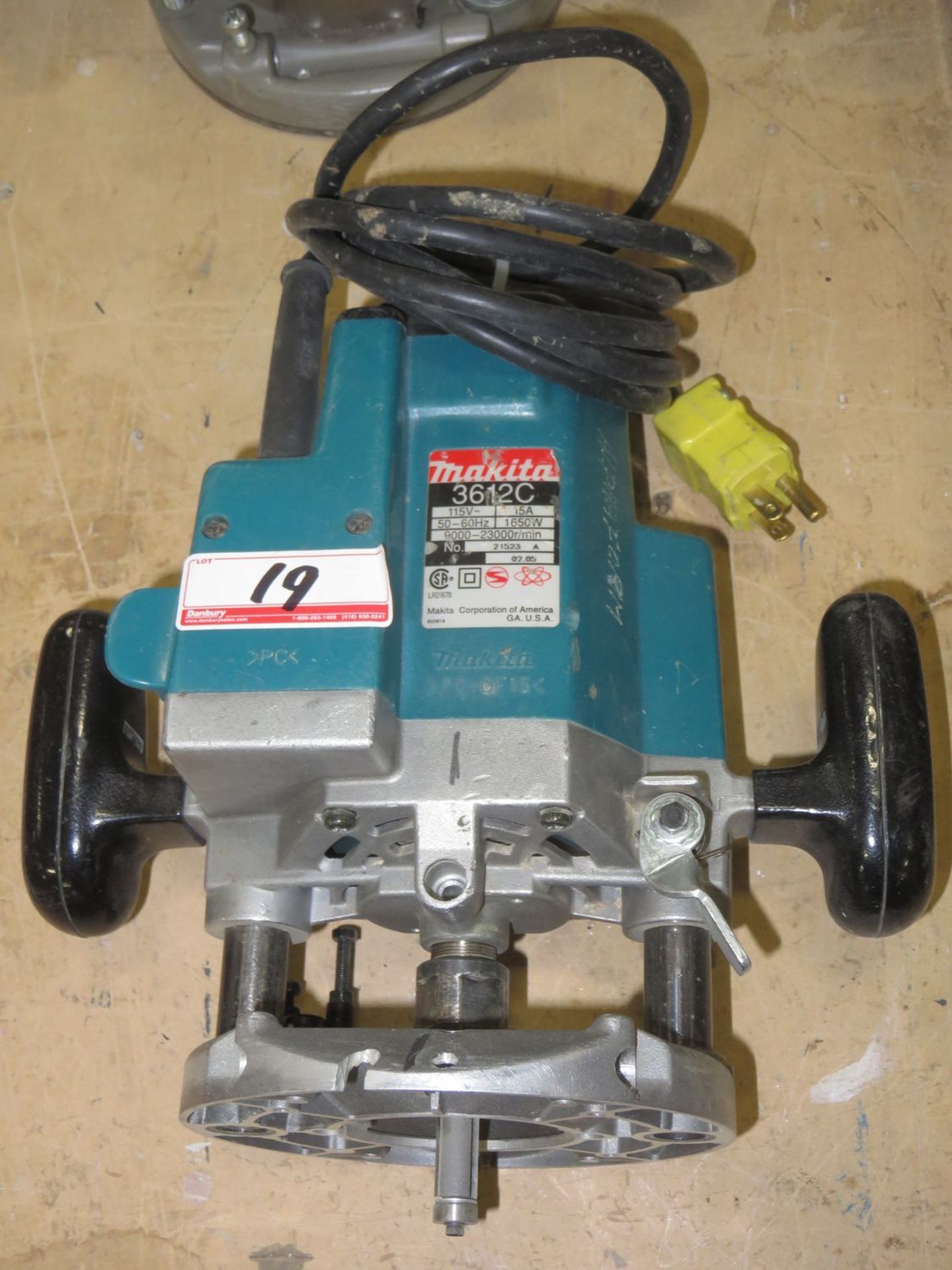 MAKITA 3612C ELECTRIC PLUNGE ROUTER