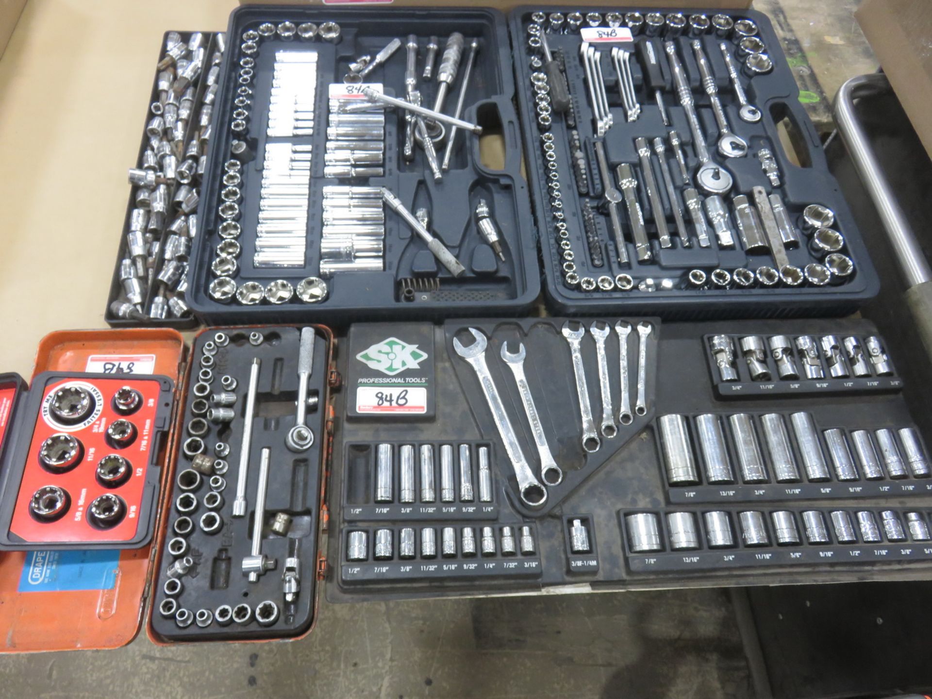 LOT - SK & MASTERCRAFT ASSTD SOCKETS & WRENCHES