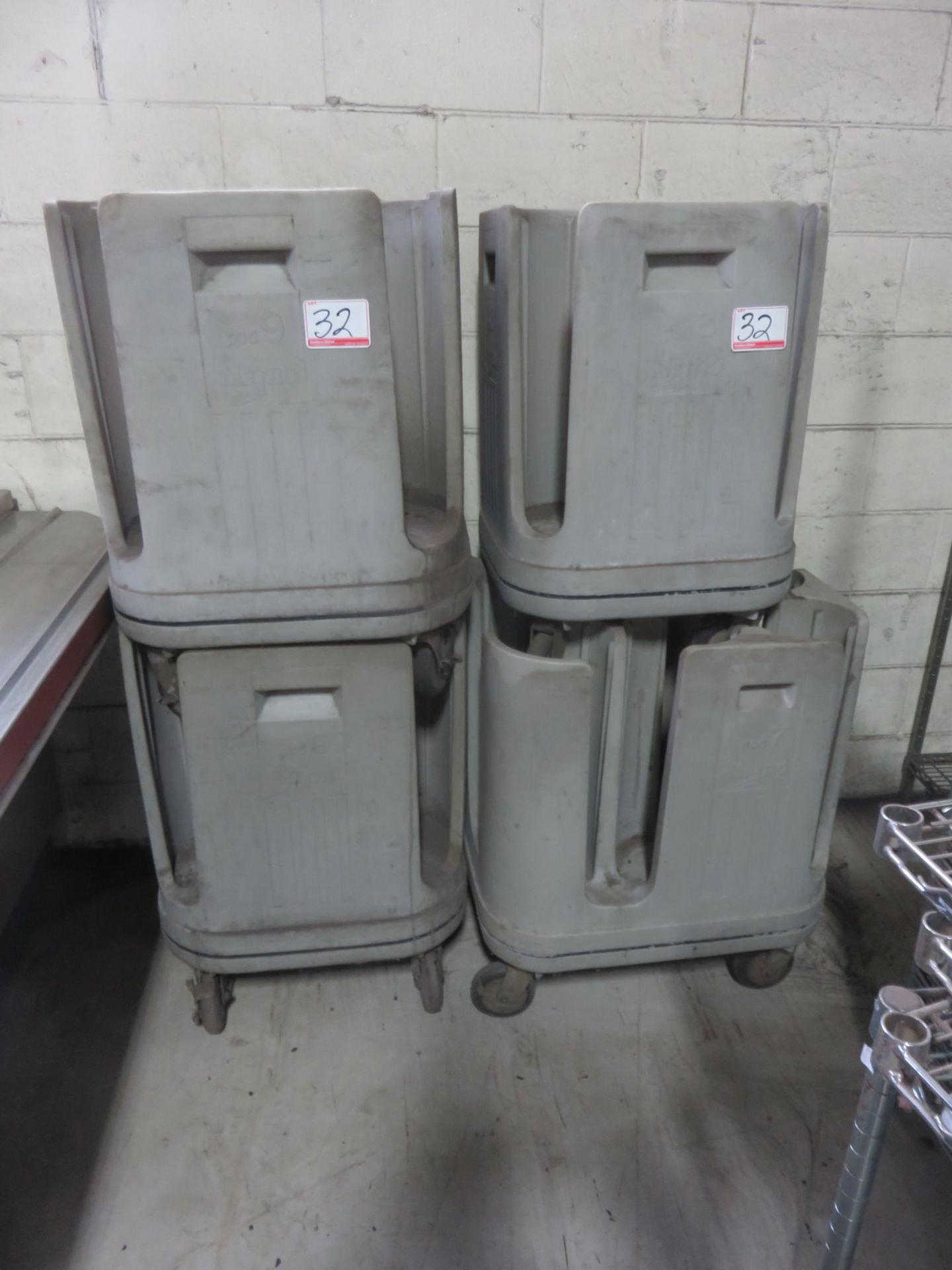 LOT - METRO PCD9 PLASTIC PLATE CARTS