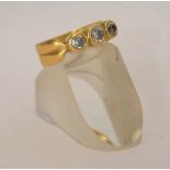 Goldring mit 3 Altschliffdiamanten zus. 0,8 Karat Juweliersanfertigung 585 GG geprüft, Durchmesser 4