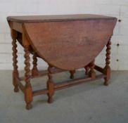 Großer Gate-Leg-Table, England, 19. Jhd. Eiche massiv, leicht restaurierungsbedürftig, Höhe 73cm,